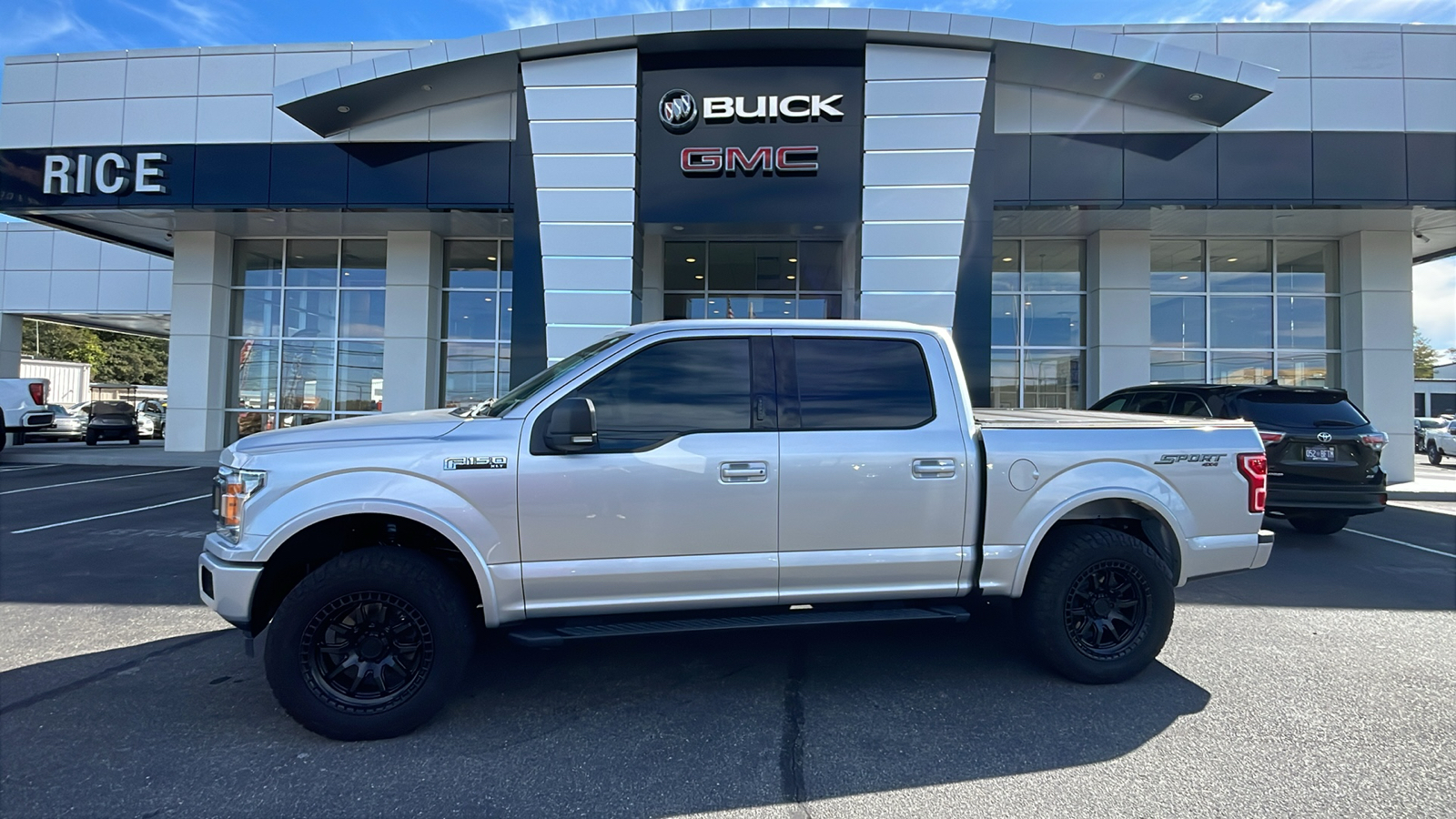 2019 Ford F-150 XLT 1