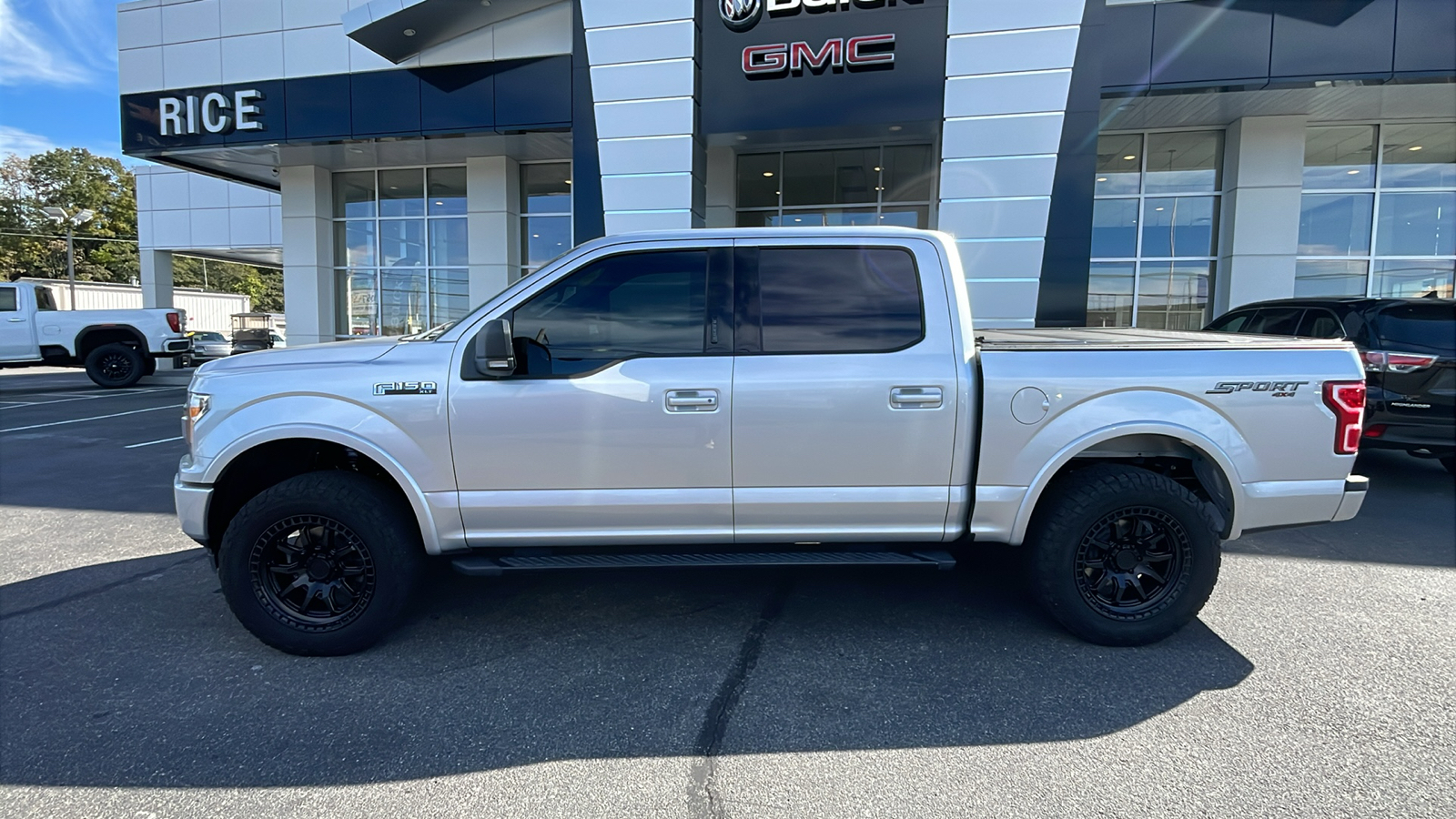 2019 Ford F-150 XLT 2