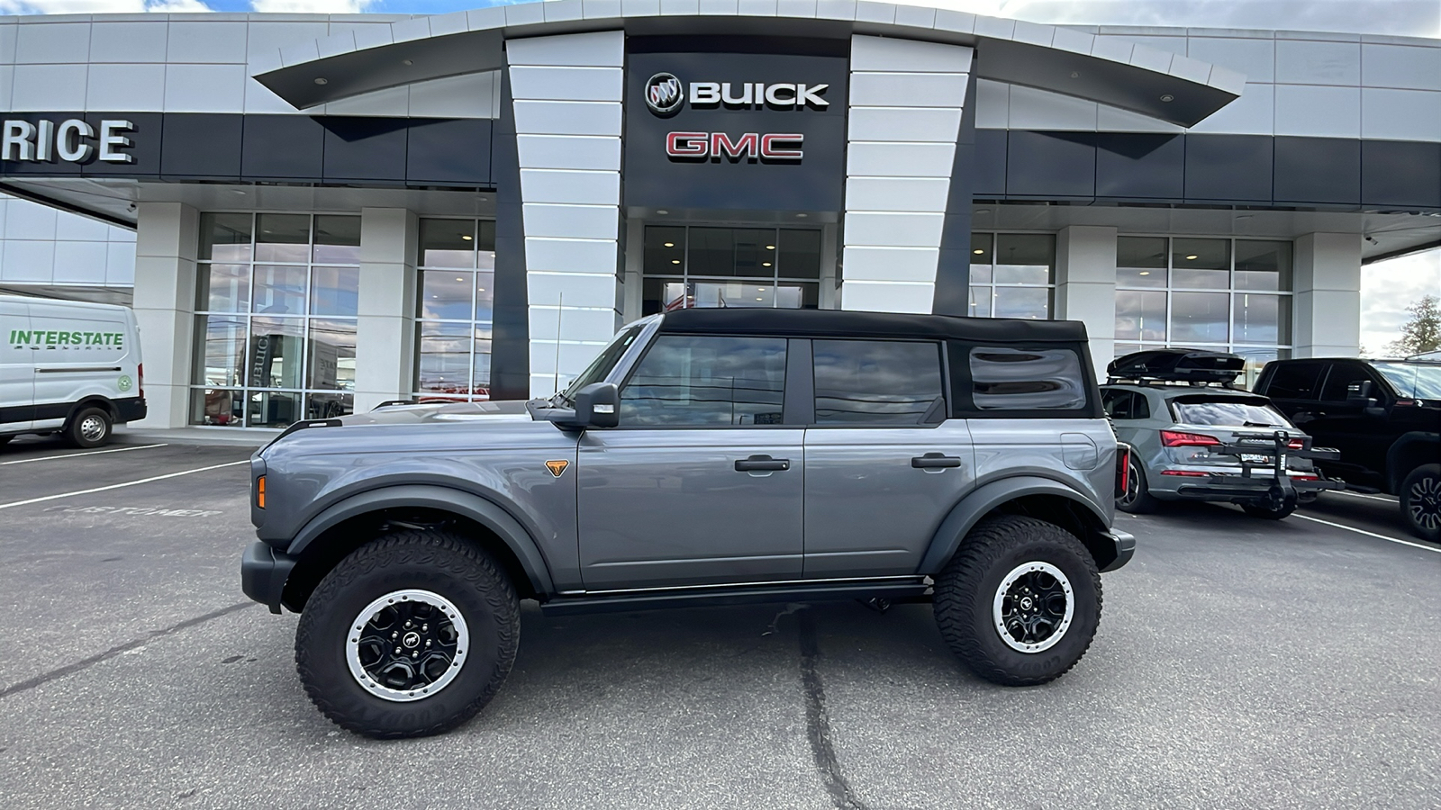 2023 Ford Bronco Badlands 1