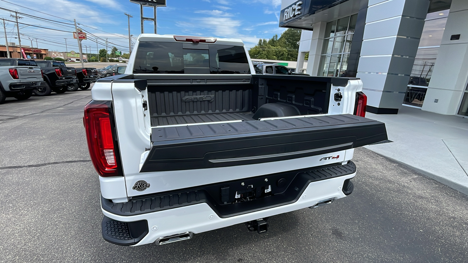 2024 GMC Sierra 1500 AT4 5