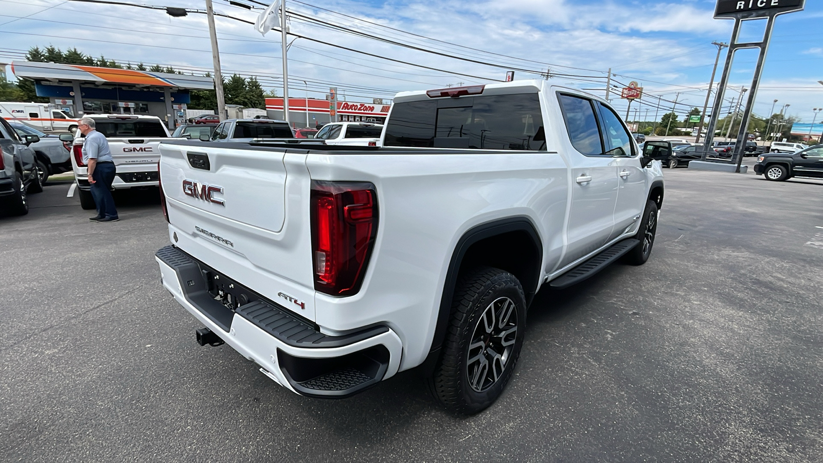 2024 GMC Sierra 1500 AT4 7