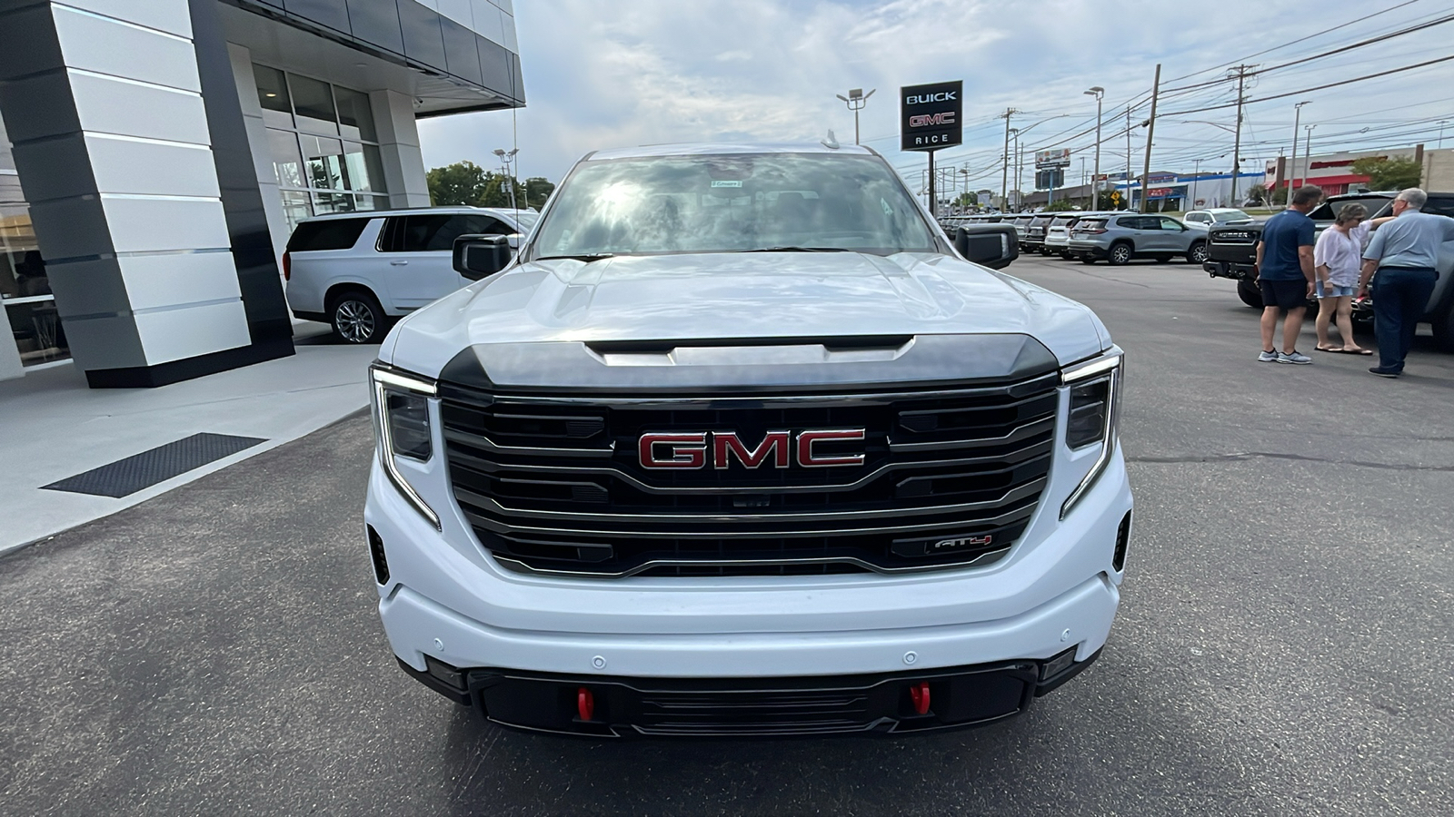 2024 GMC Sierra 1500 AT4 10