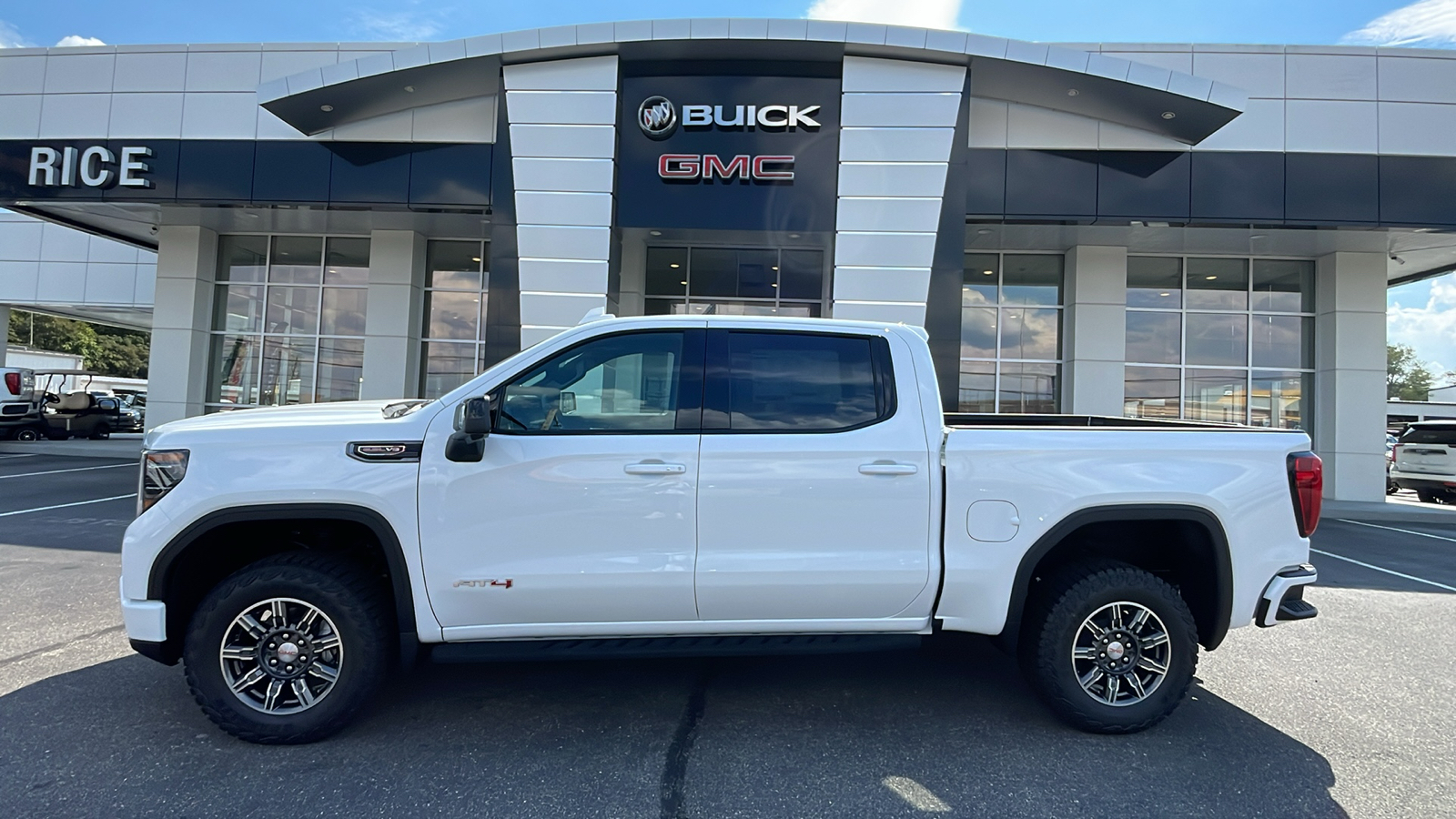 2024 GMC Sierra 1500 AT4 1