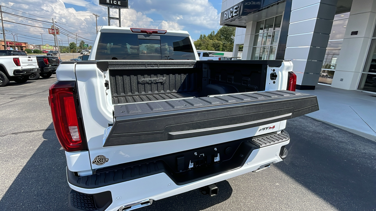 2024 GMC Sierra 1500 AT4 5