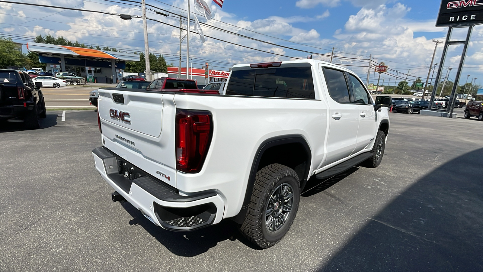 2024 GMC Sierra 1500 AT4 7