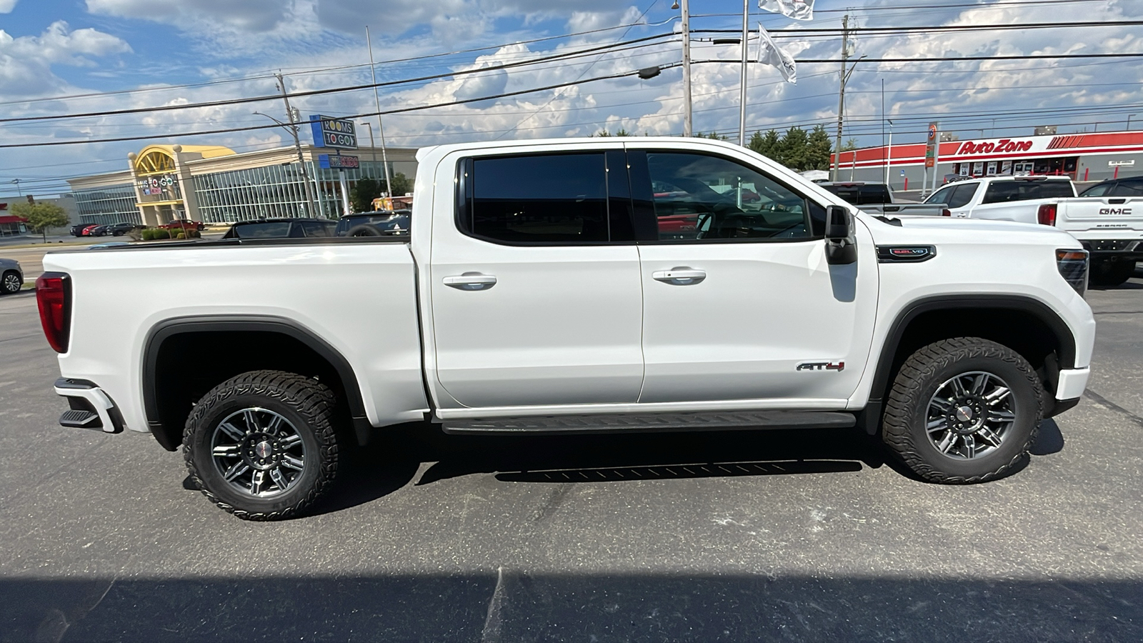 2024 GMC Sierra 1500 AT4 8