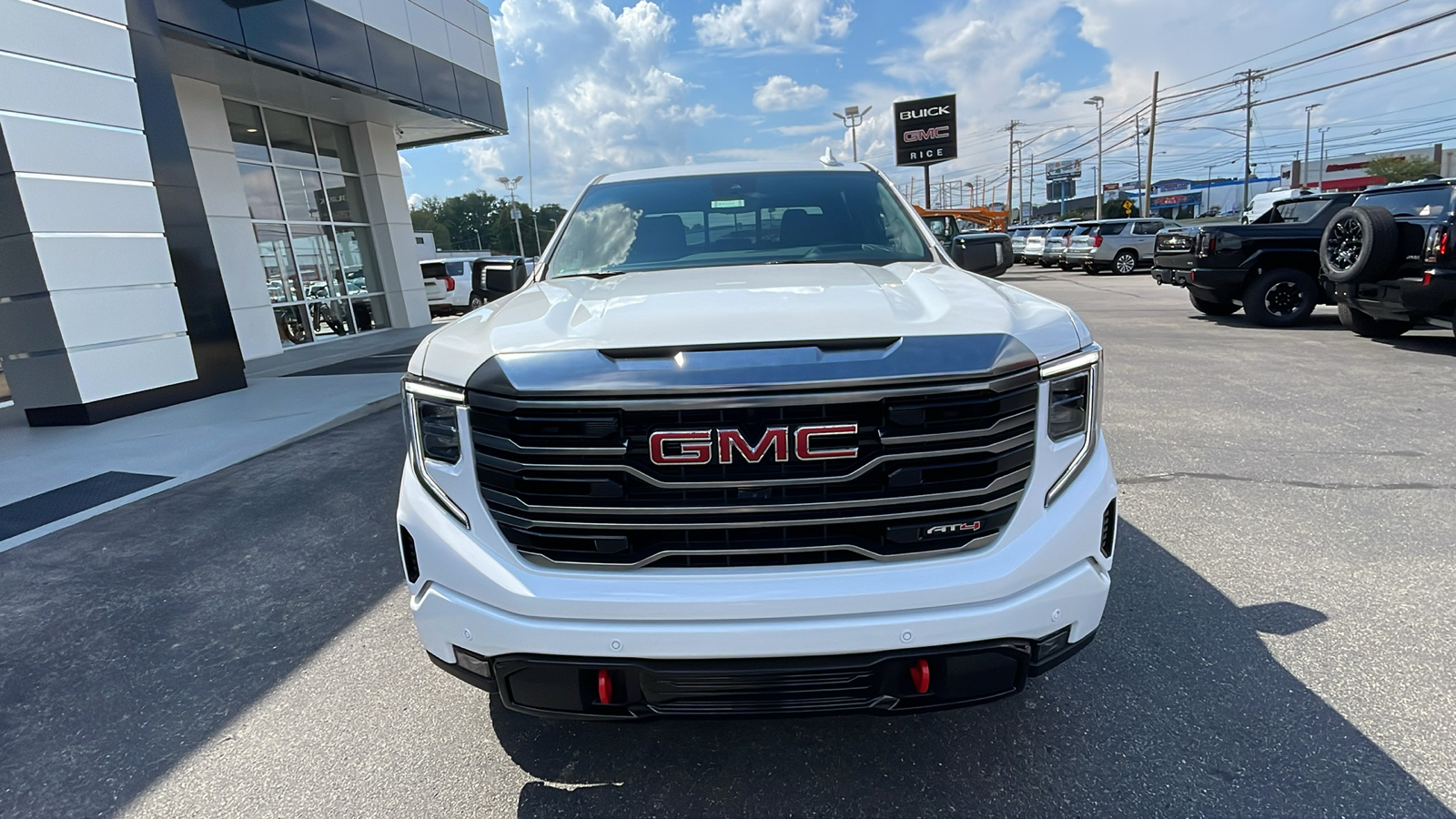 2024 GMC Sierra 1500 AT4 10