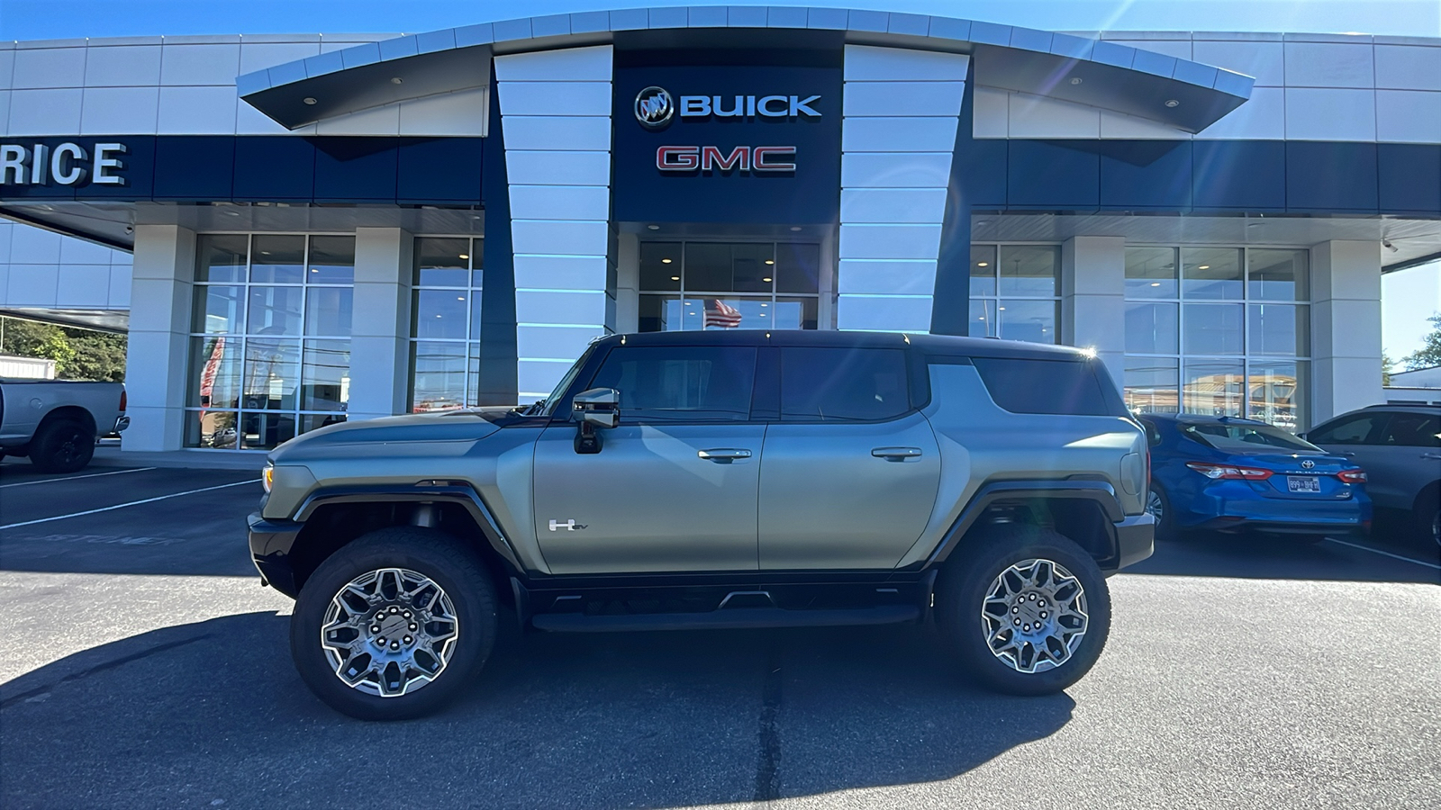 2024 GMC Hummer EV SUV 3X 1