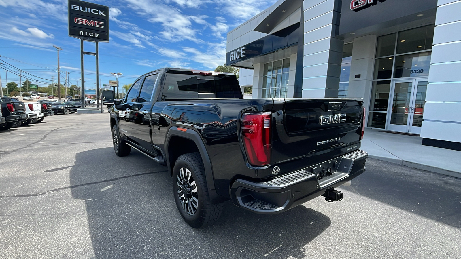 2024 GMC Sierra 2500HD Denali Ultimate 3