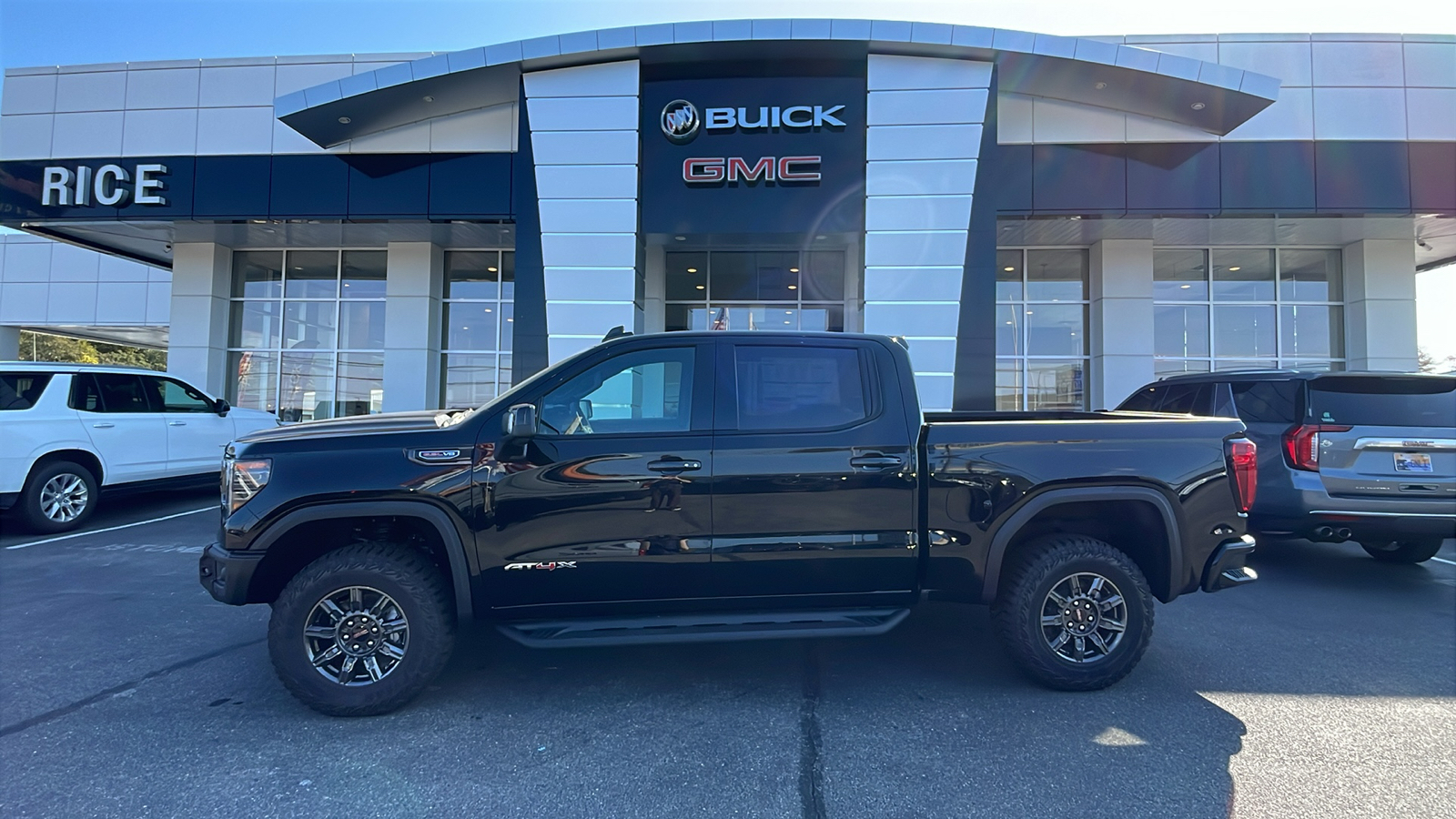 2025 GMC Sierra 1500 AT4X 1