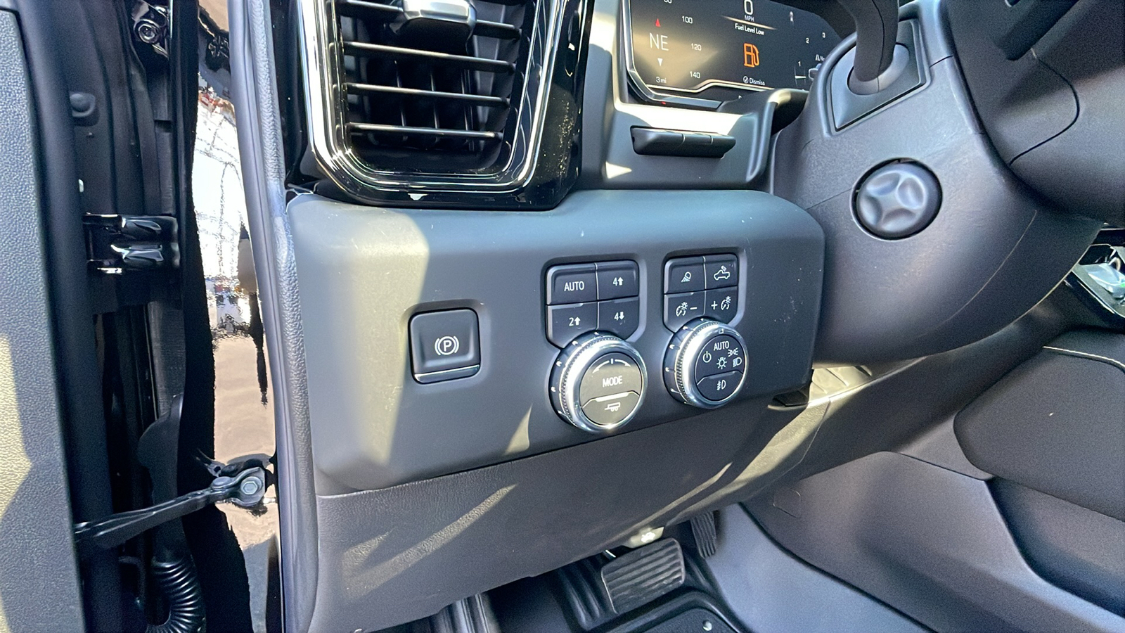 2025 GMC Sierra 1500 AT4X 14