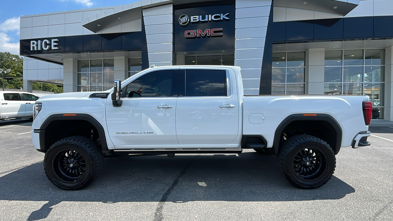 2024 GMC Sierra 2500HD Denali Ultimate 2