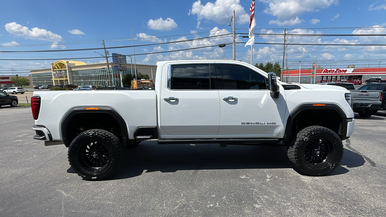 2024 GMC Sierra 2500HD Denali Ultimate 8