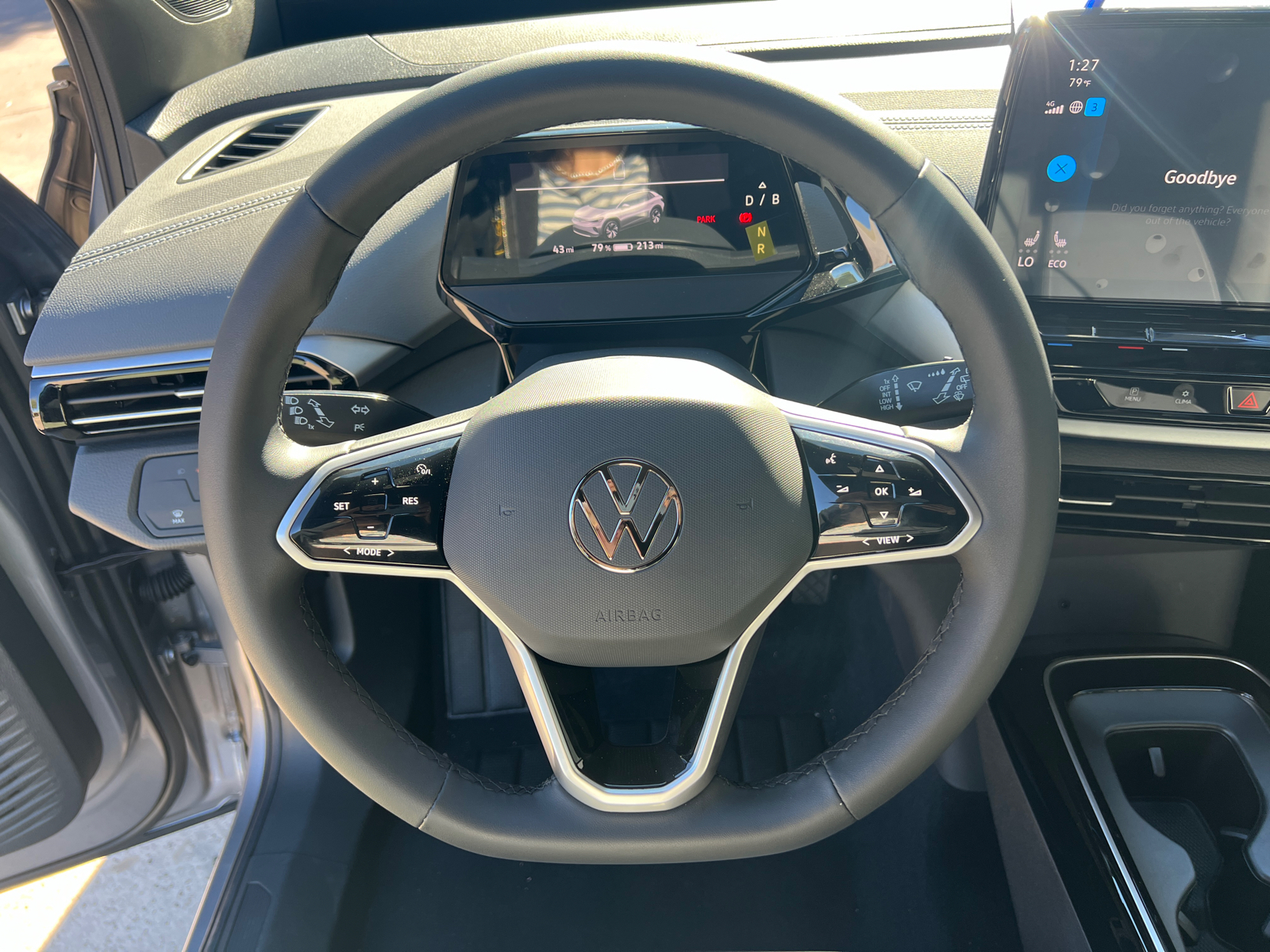2023 Volkswagen ID.4 Pro 10
