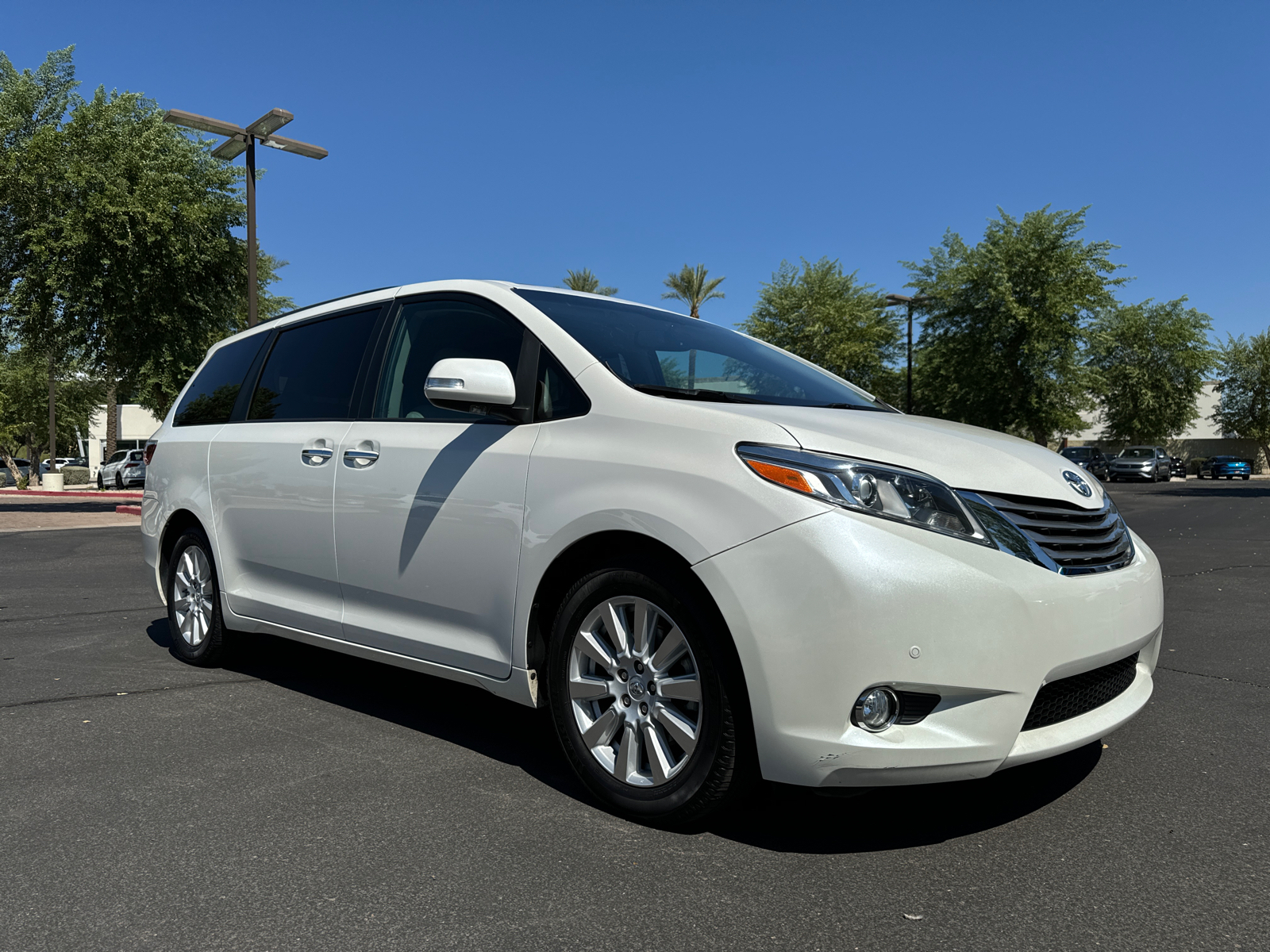 2017 Toyota Sienna Limited 1