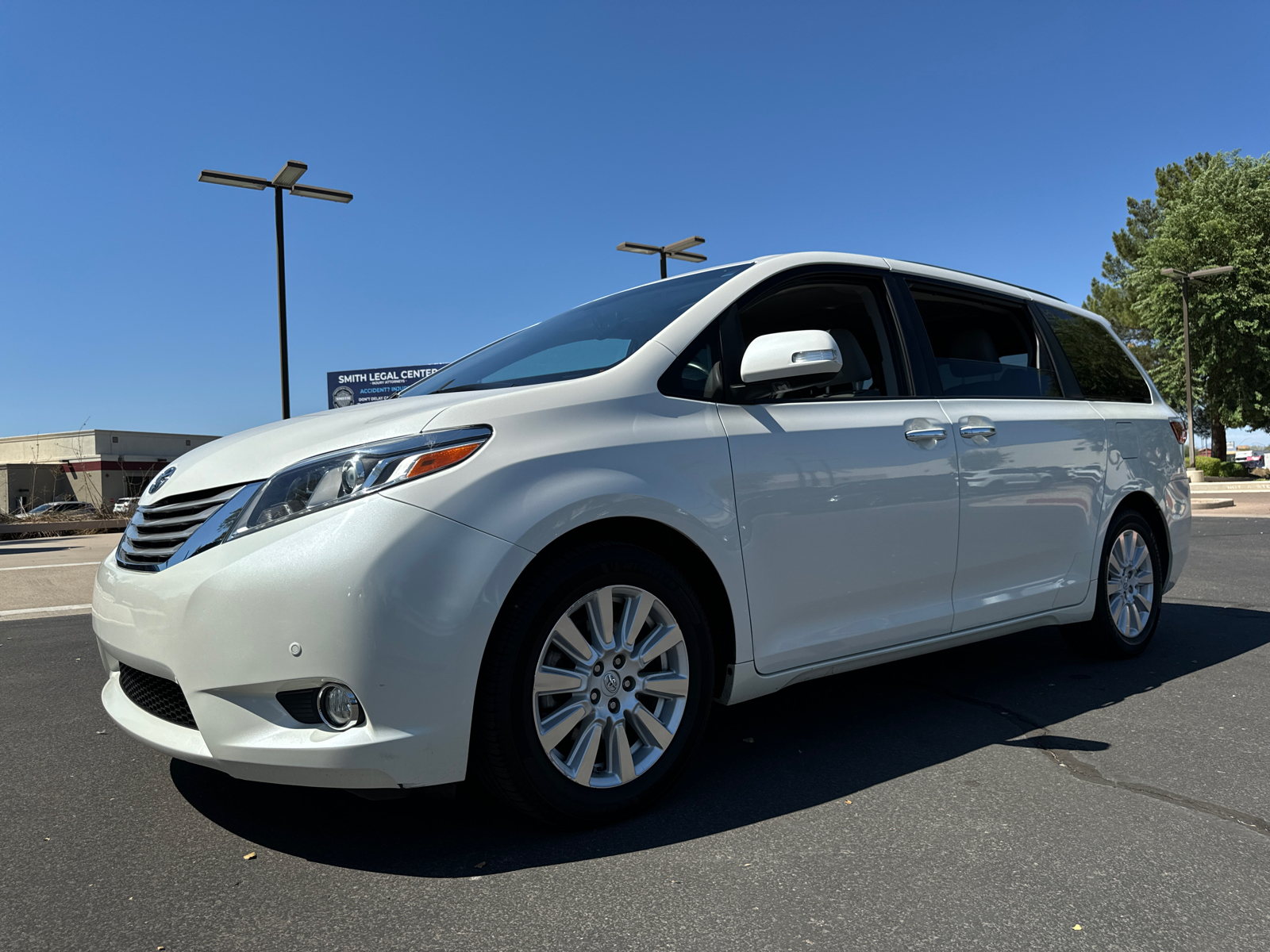 2017 Toyota Sienna Limited 3