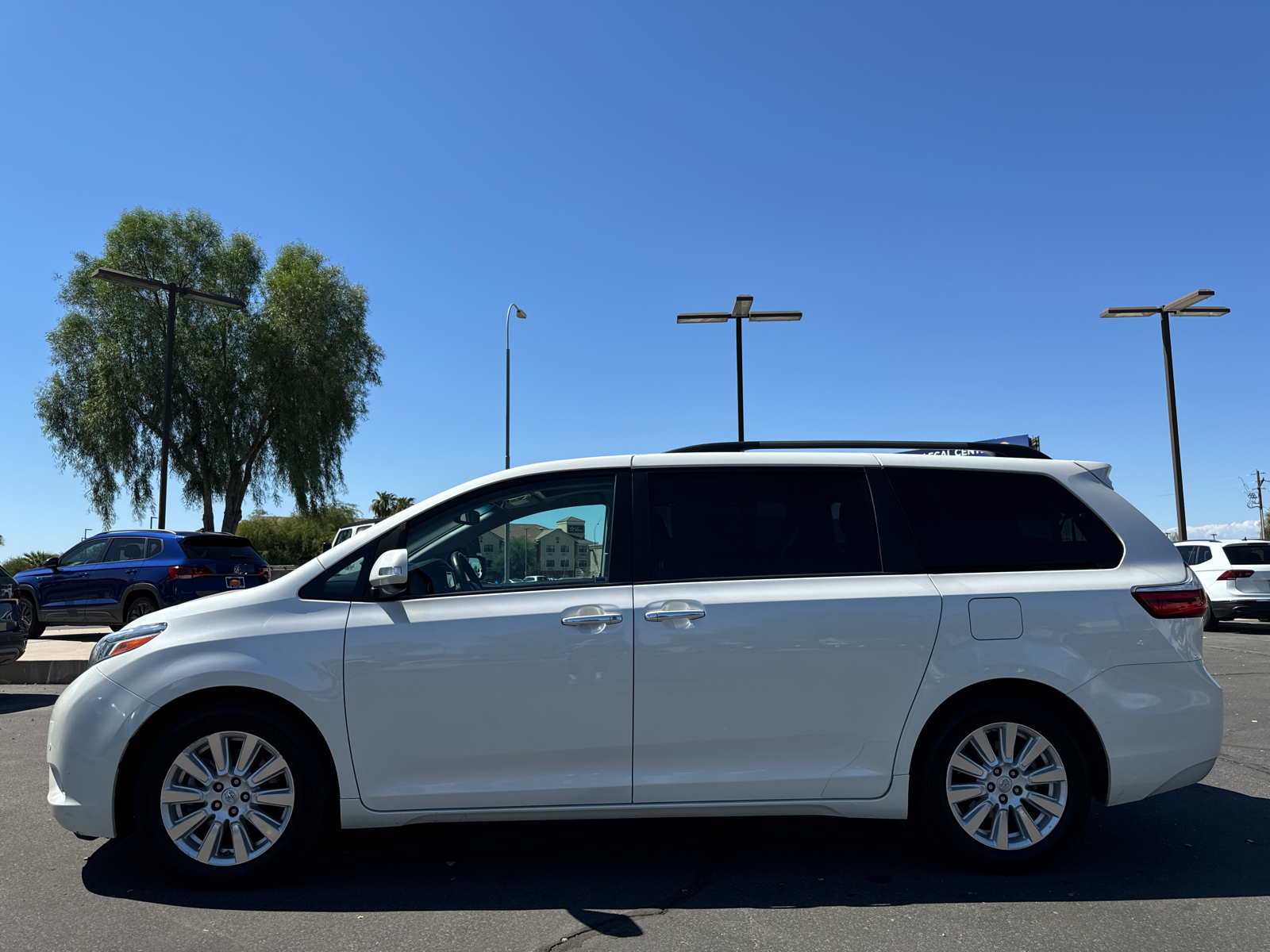 2017 Toyota Sienna Limited 4