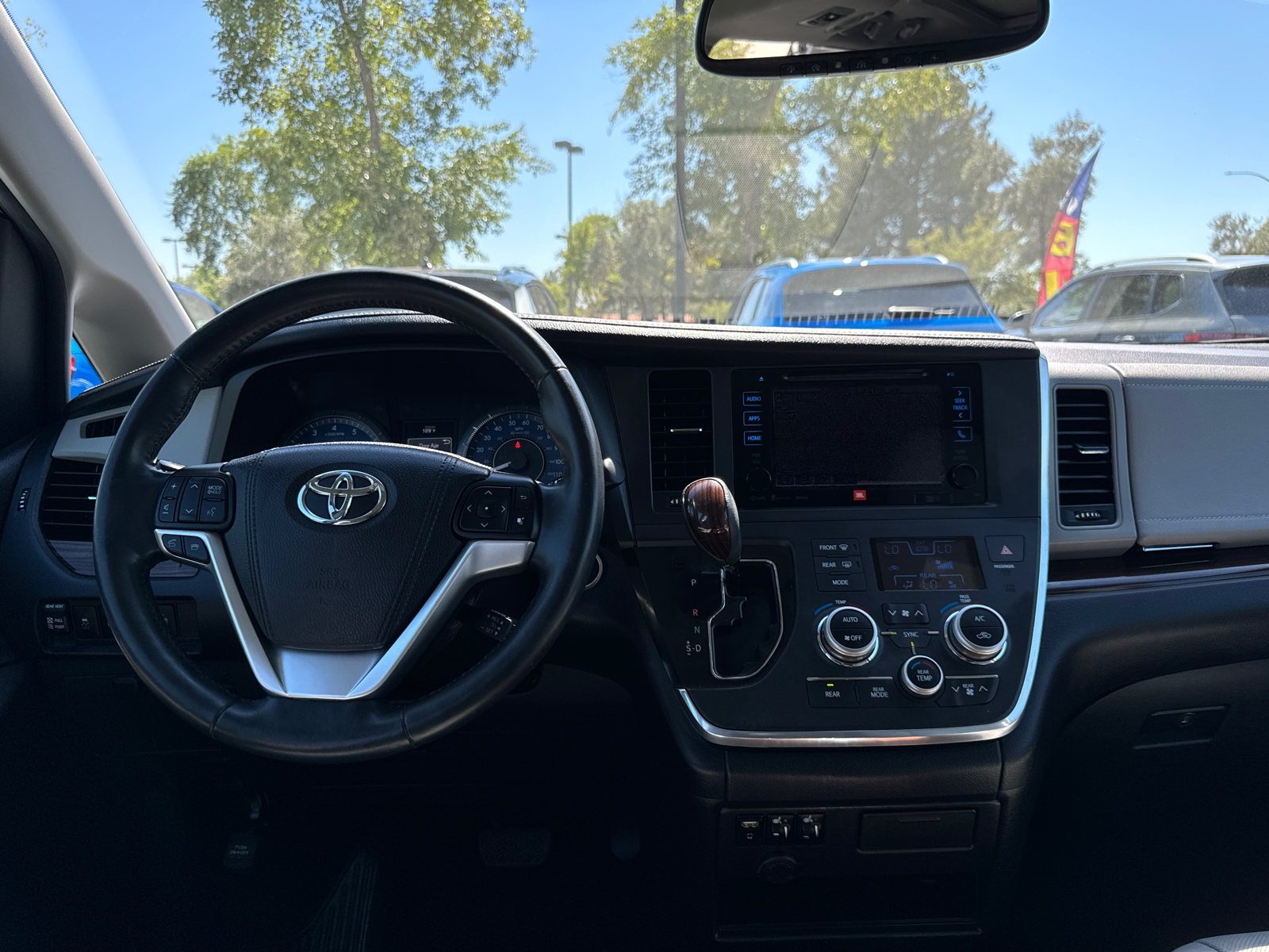 2017 Toyota Sienna Limited 5