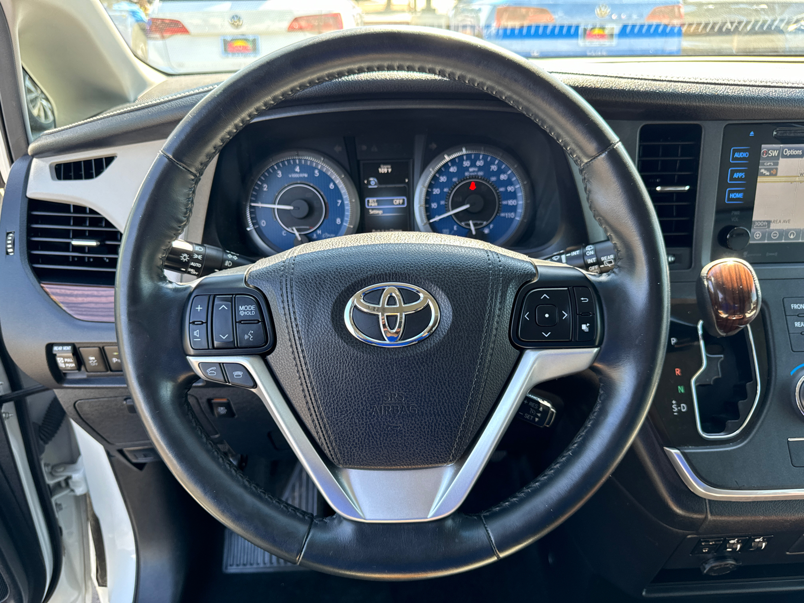 2017 Toyota Sienna Limited 9