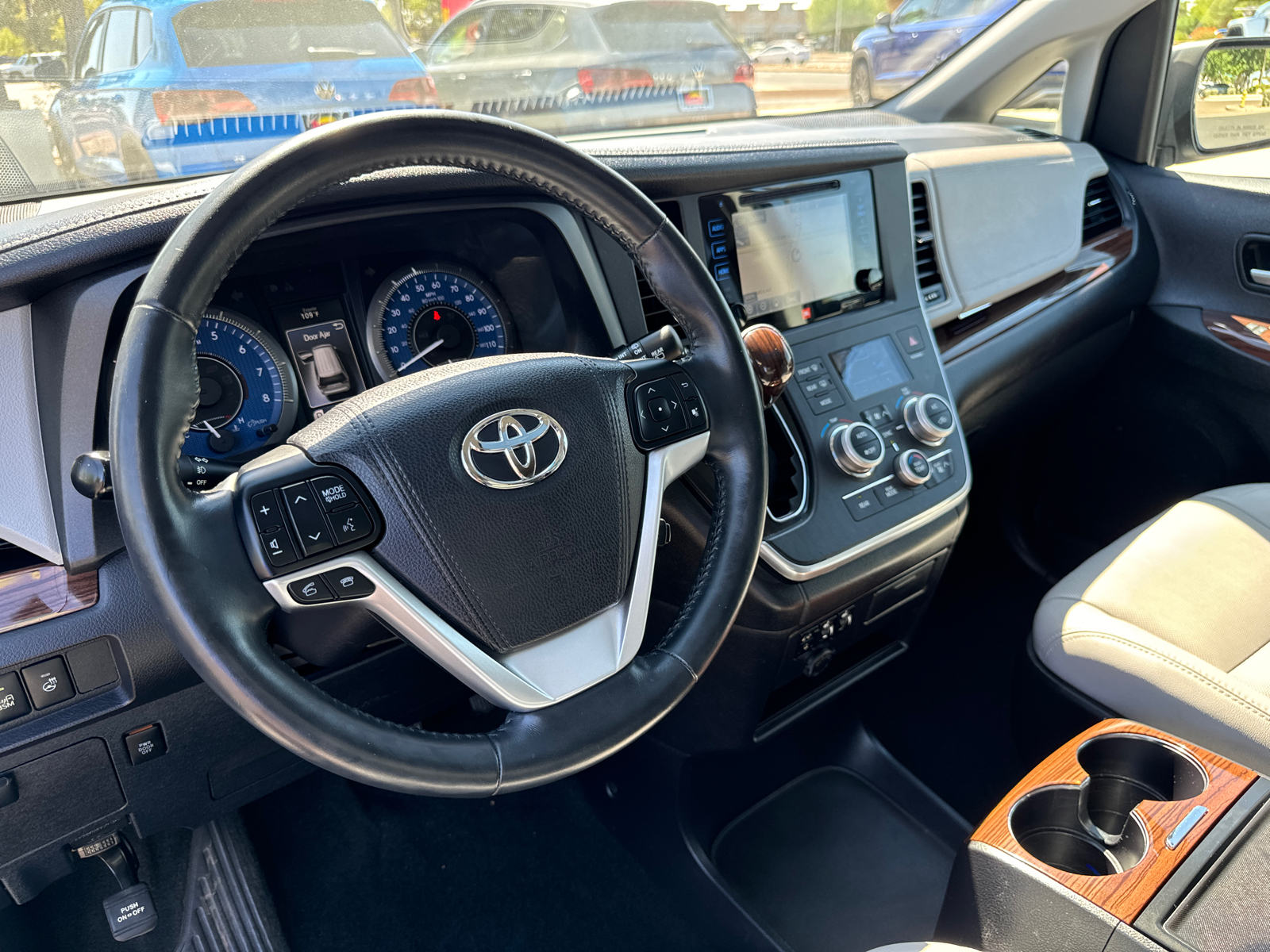 2017 Toyota Sienna Limited 16