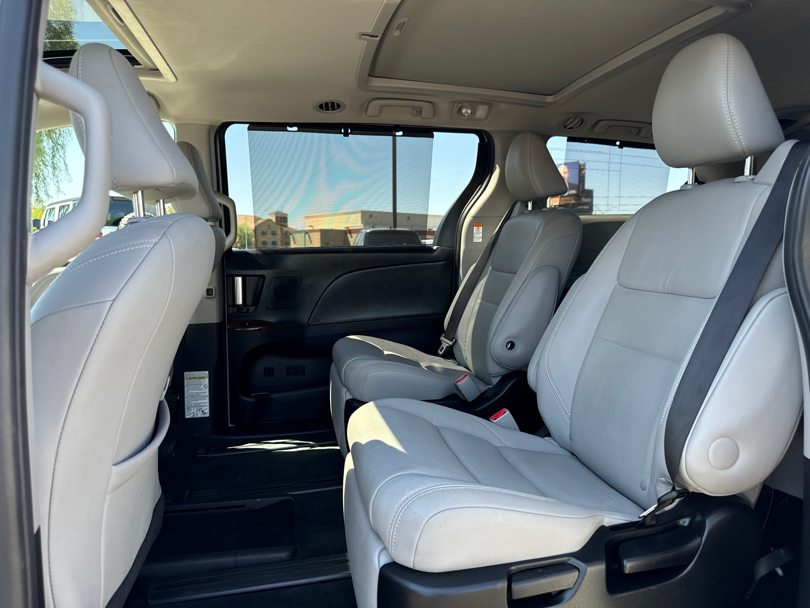 2017 Toyota Sienna Limited 20