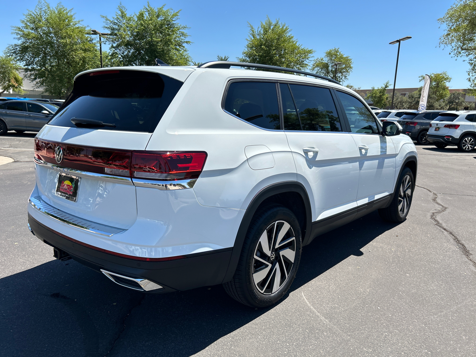 2024 Volkswagen Atlas 2.0T SE w/Technology 27