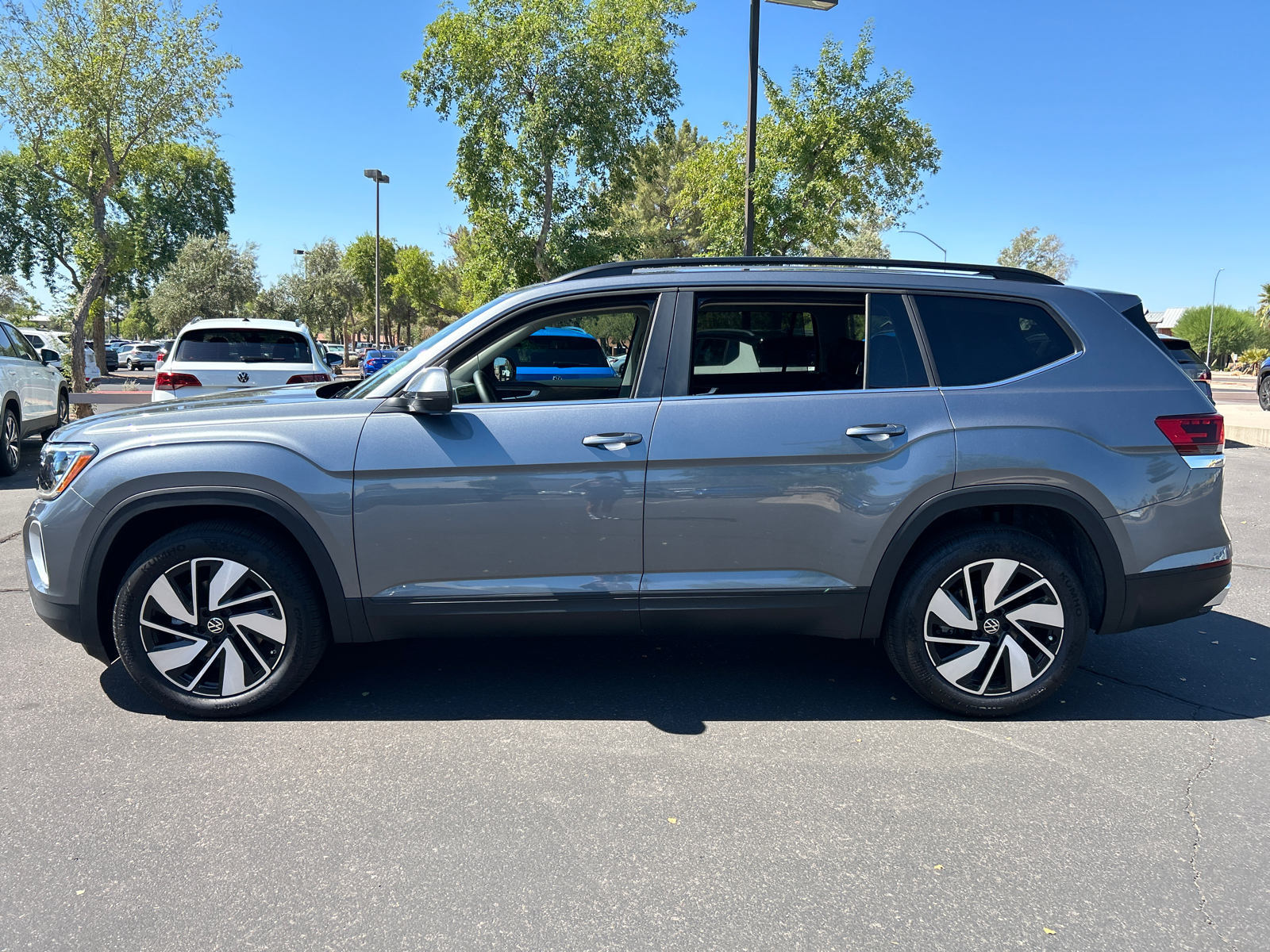 2024 Volkswagen Atlas 2.0T SE w/Technology 5