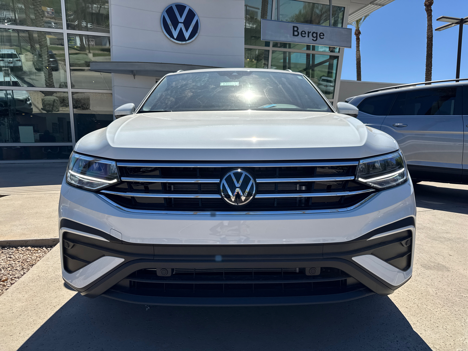 2024 Volkswagen Tiguan 2.0T SE 3