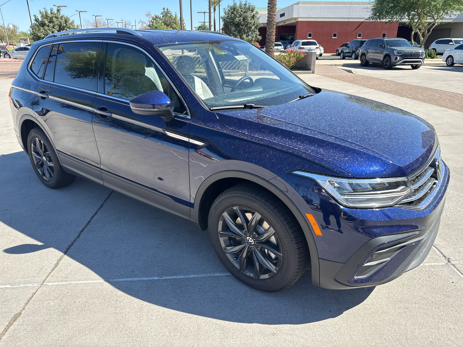 2024 Volkswagen Tiguan 2.0T SE 2