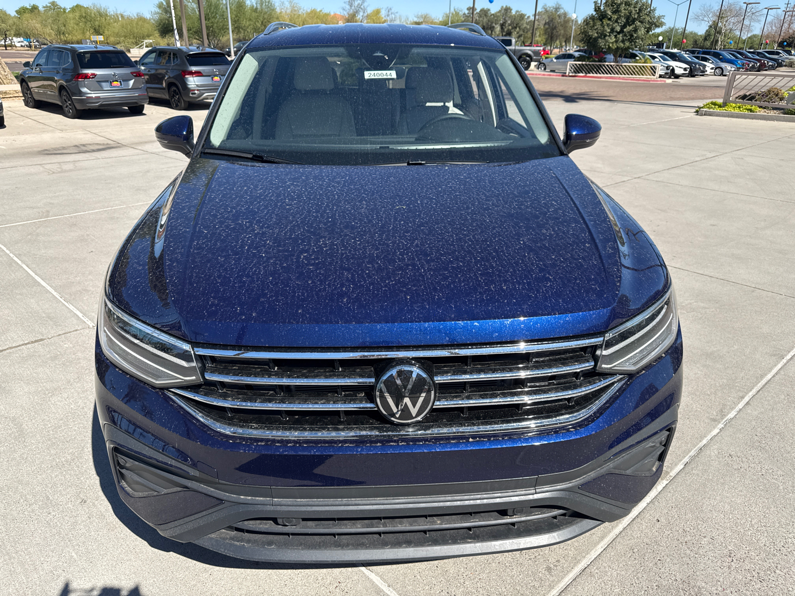 2024 Volkswagen Tiguan 2.0T SE 3