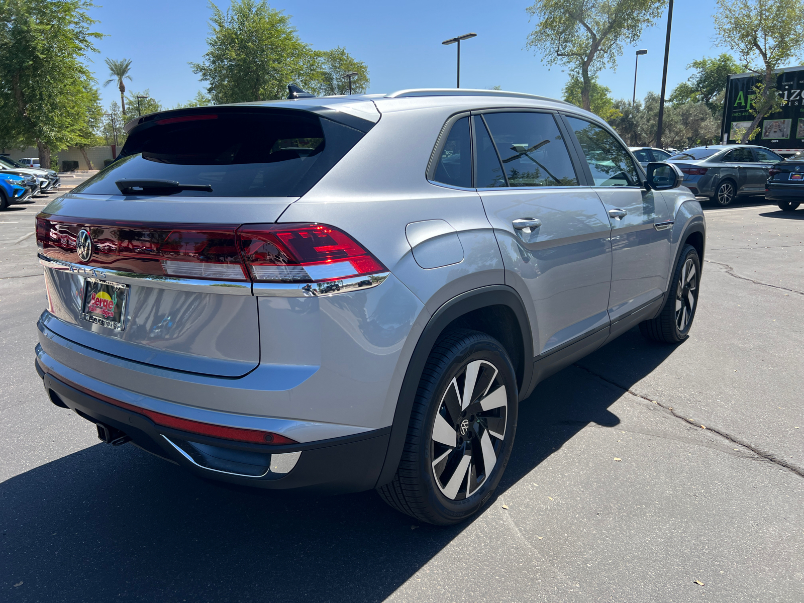 2024 Volkswagen Atlas Cross Sport 2.0T SE w/Technology 26