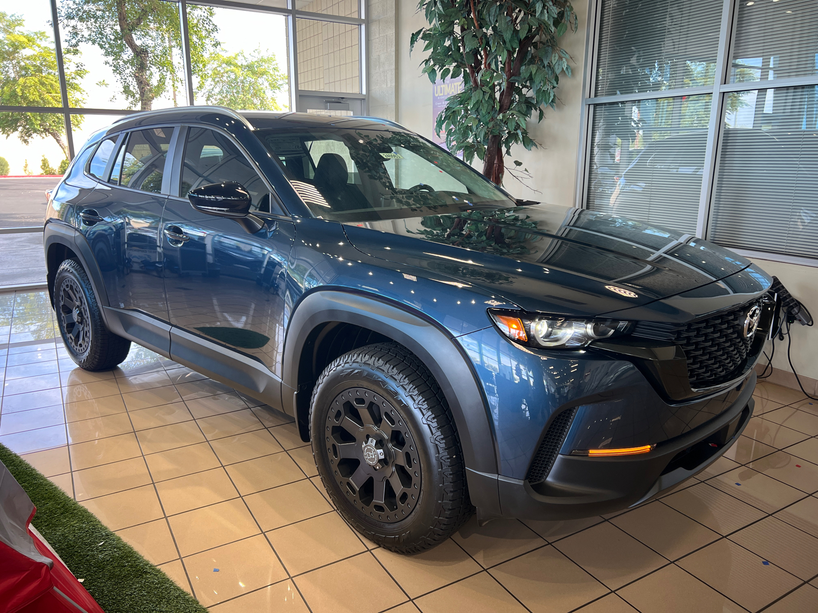 2024 Mazda CX-50 2.5 S Preferred Package 2