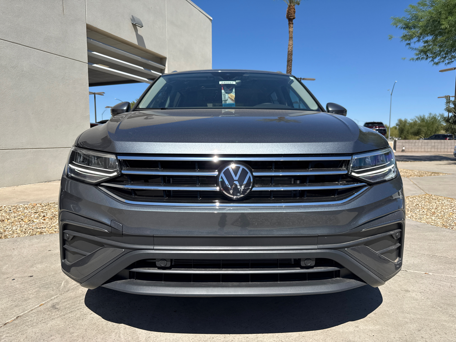 2024 Volkswagen Tiguan 2.0T SE 3