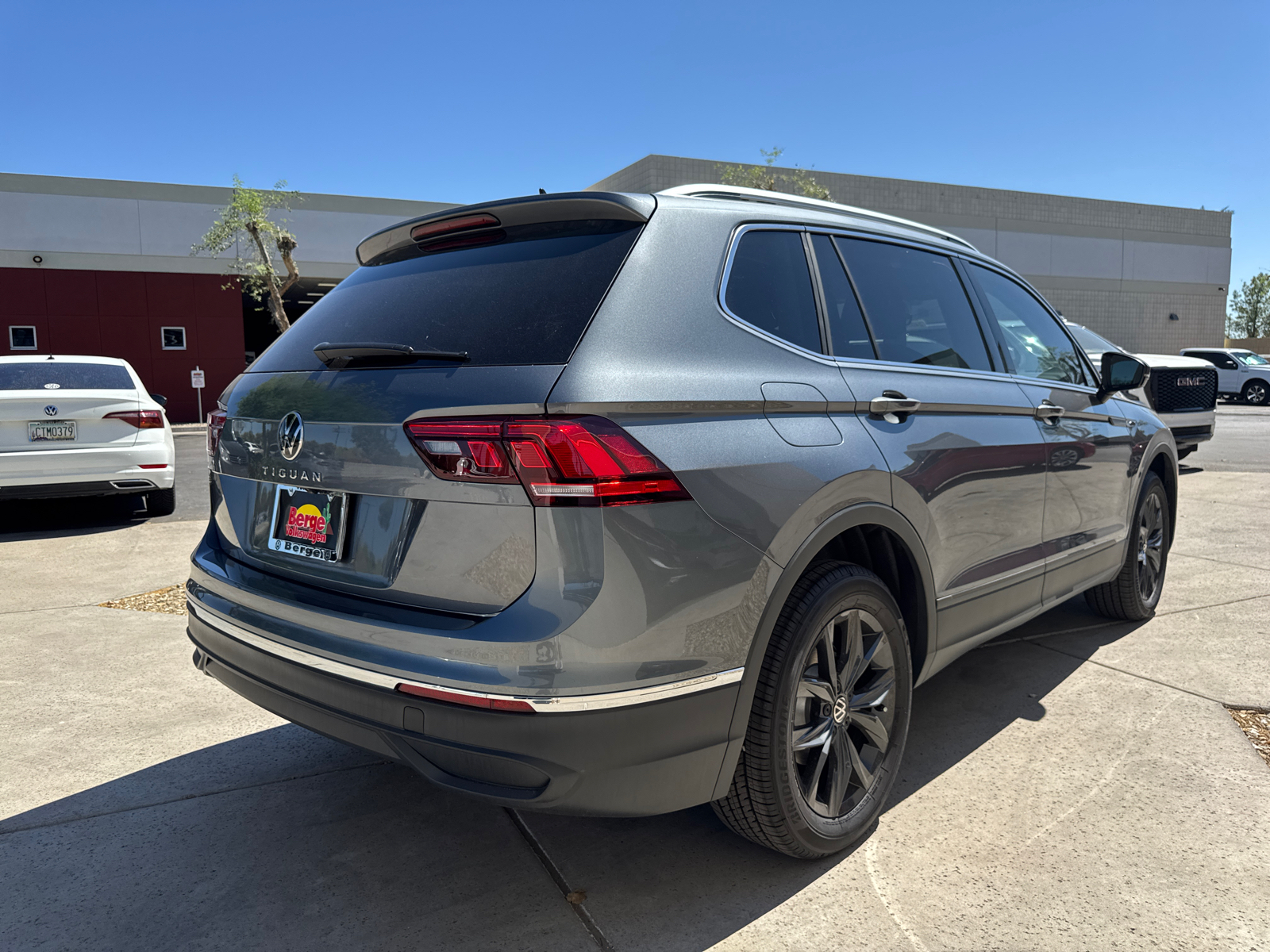 2024 Volkswagen Tiguan 2.0T SE 29