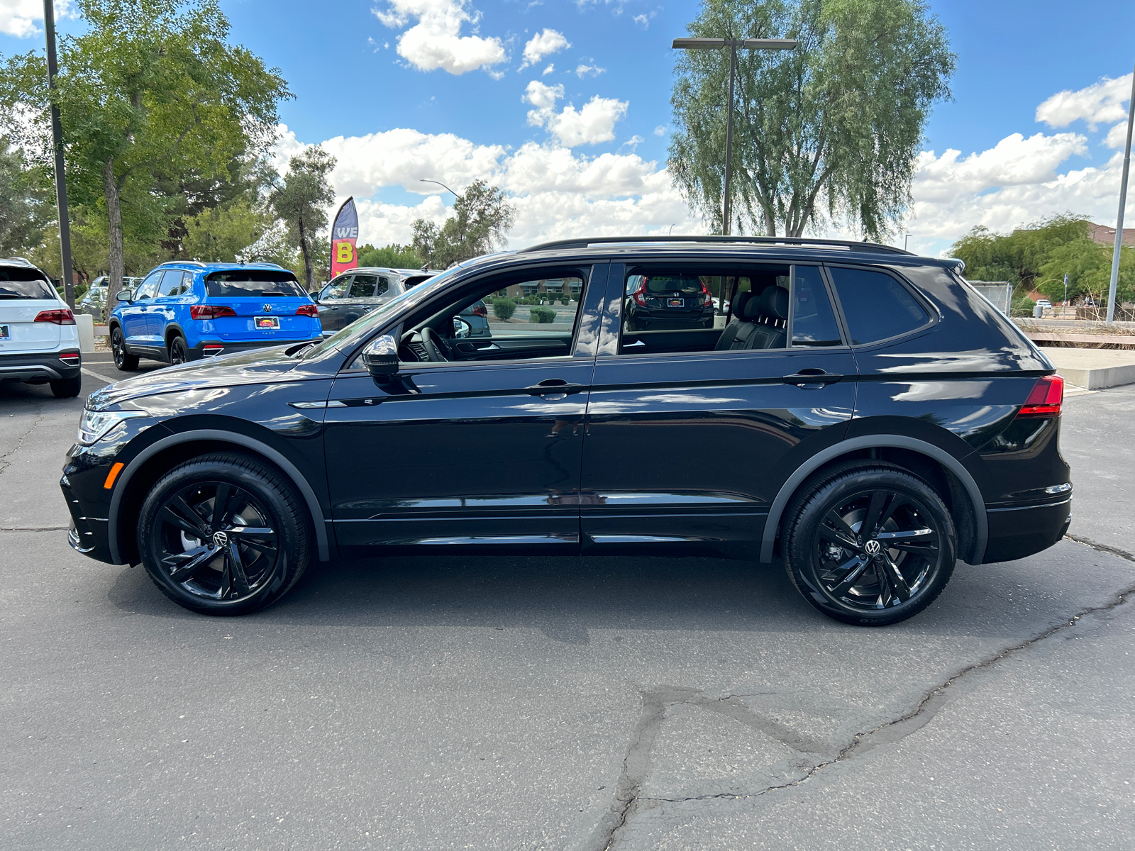 2024 Volkswagen Tiguan 2.0T SE R-Line Black 5