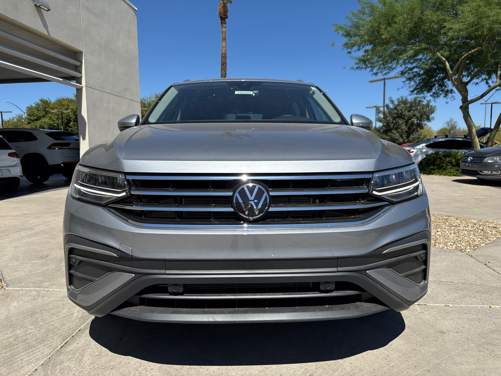 2024 Volkswagen Tiguan 2.0T SE 3