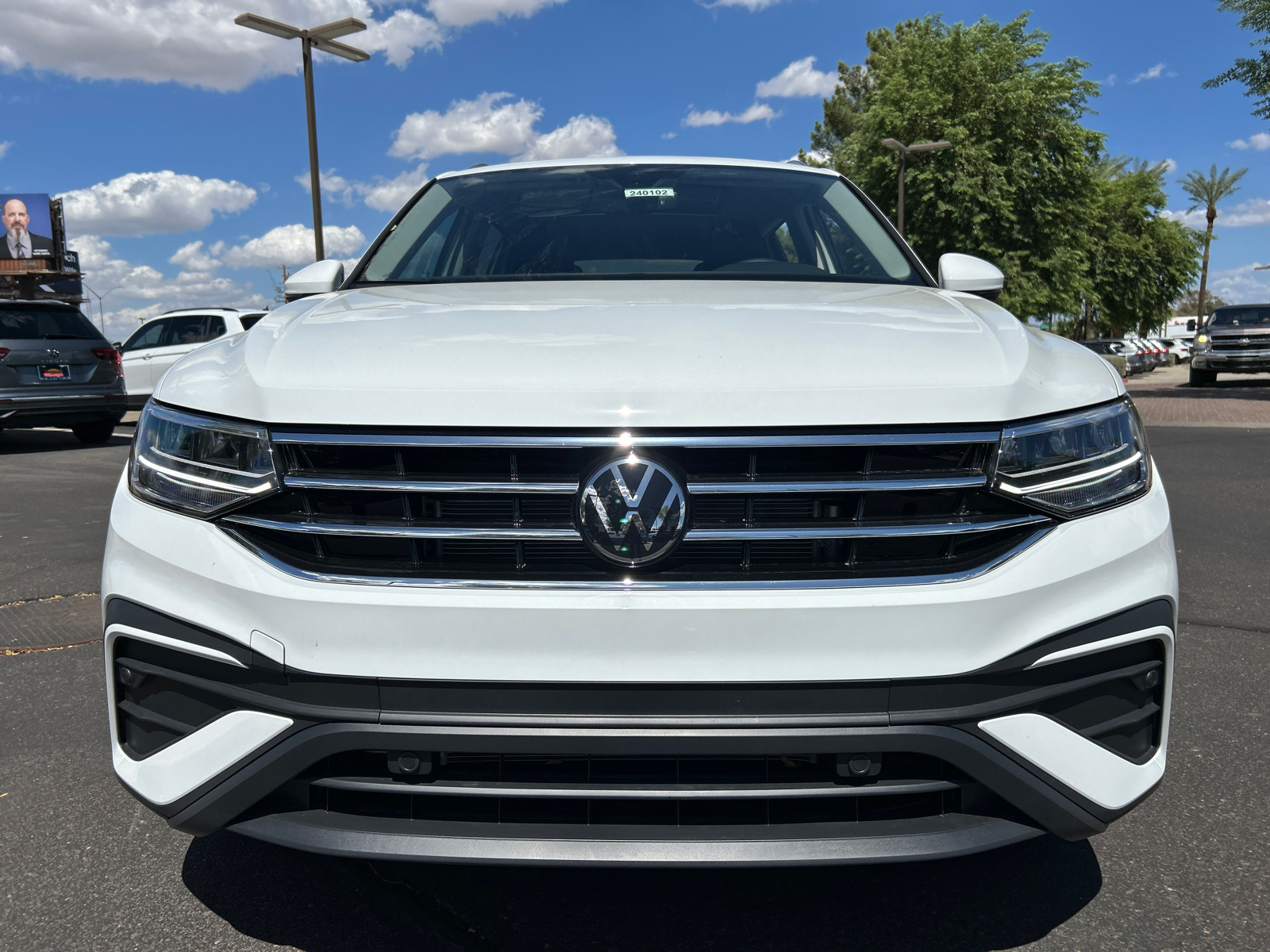 2024 Volkswagen Tiguan 2.0T SE 3