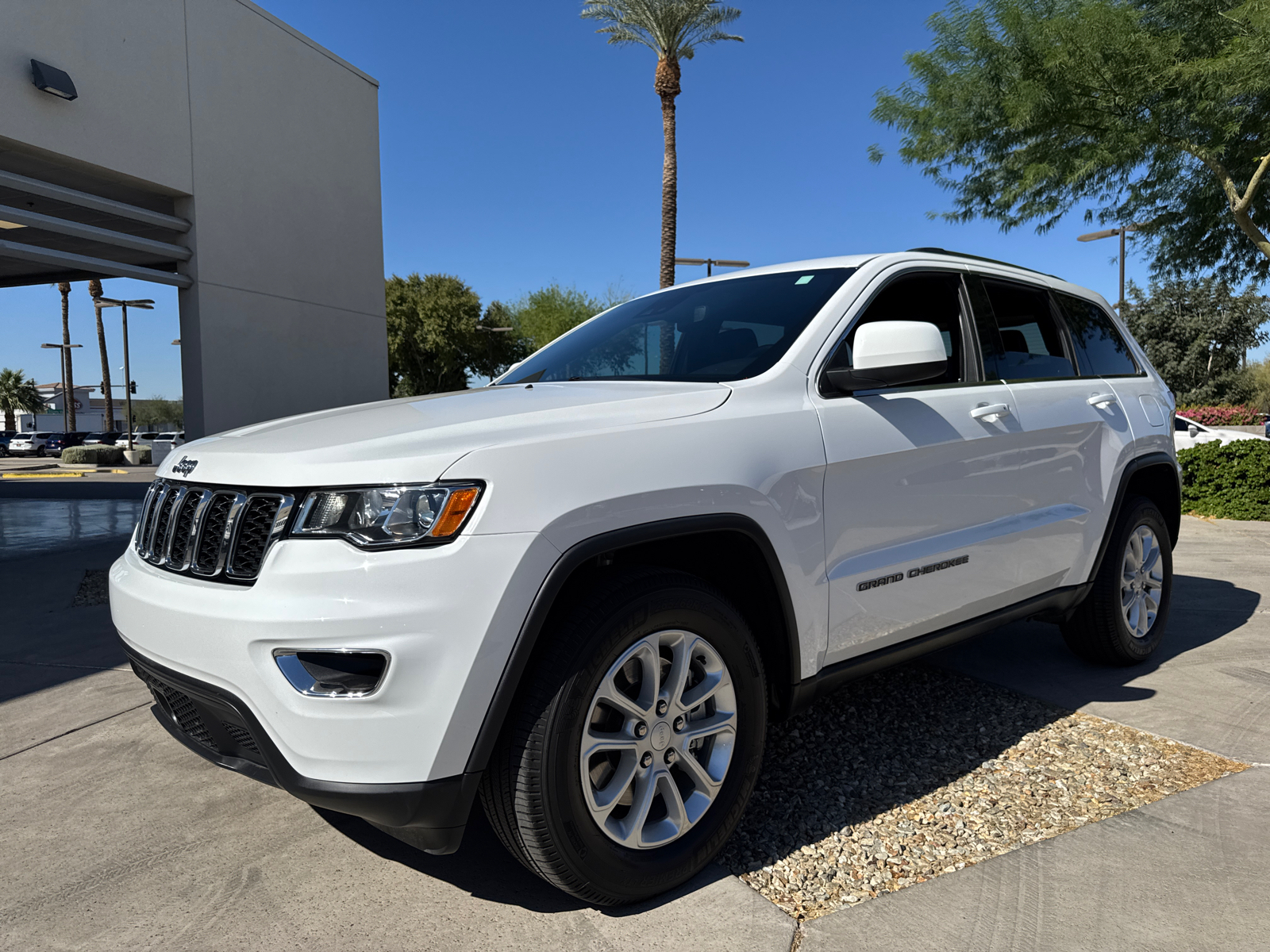 2021 Jeep Grand Cherokee Laredo X 3