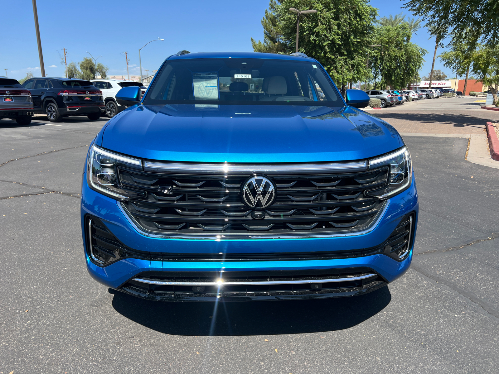 2024 Volkswagen Atlas Cross Sport 2.0T SEL Premium R-Line 3