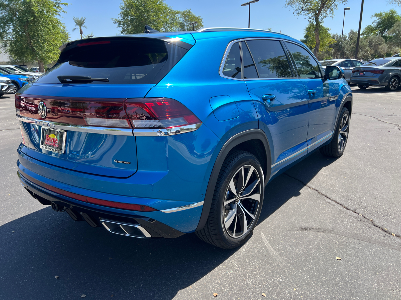 2024 Volkswagen Atlas Cross Sport 2.0T SEL Premium R-Line 27