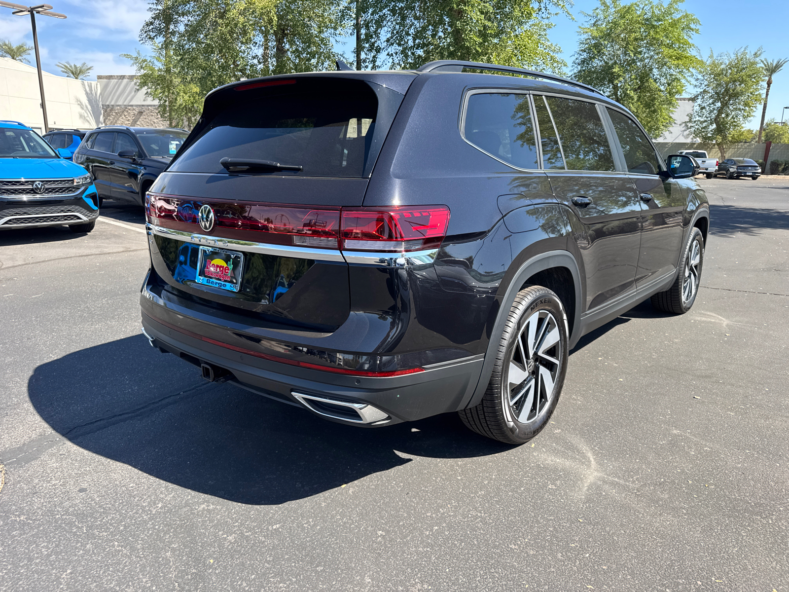 2024 Volkswagen Atlas 2.0T SE w/Technology 26