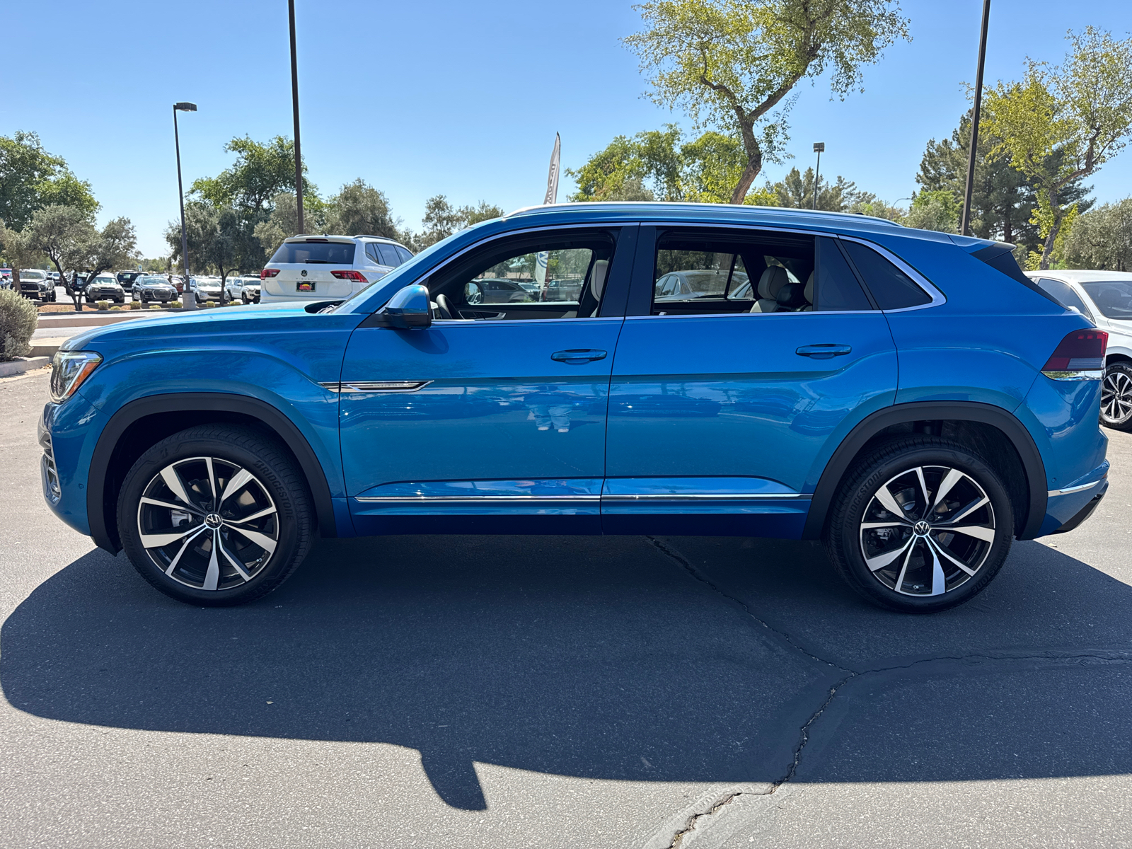 2024 Volkswagen Atlas Cross Sport 2.0T SEL Premium R-Line 5