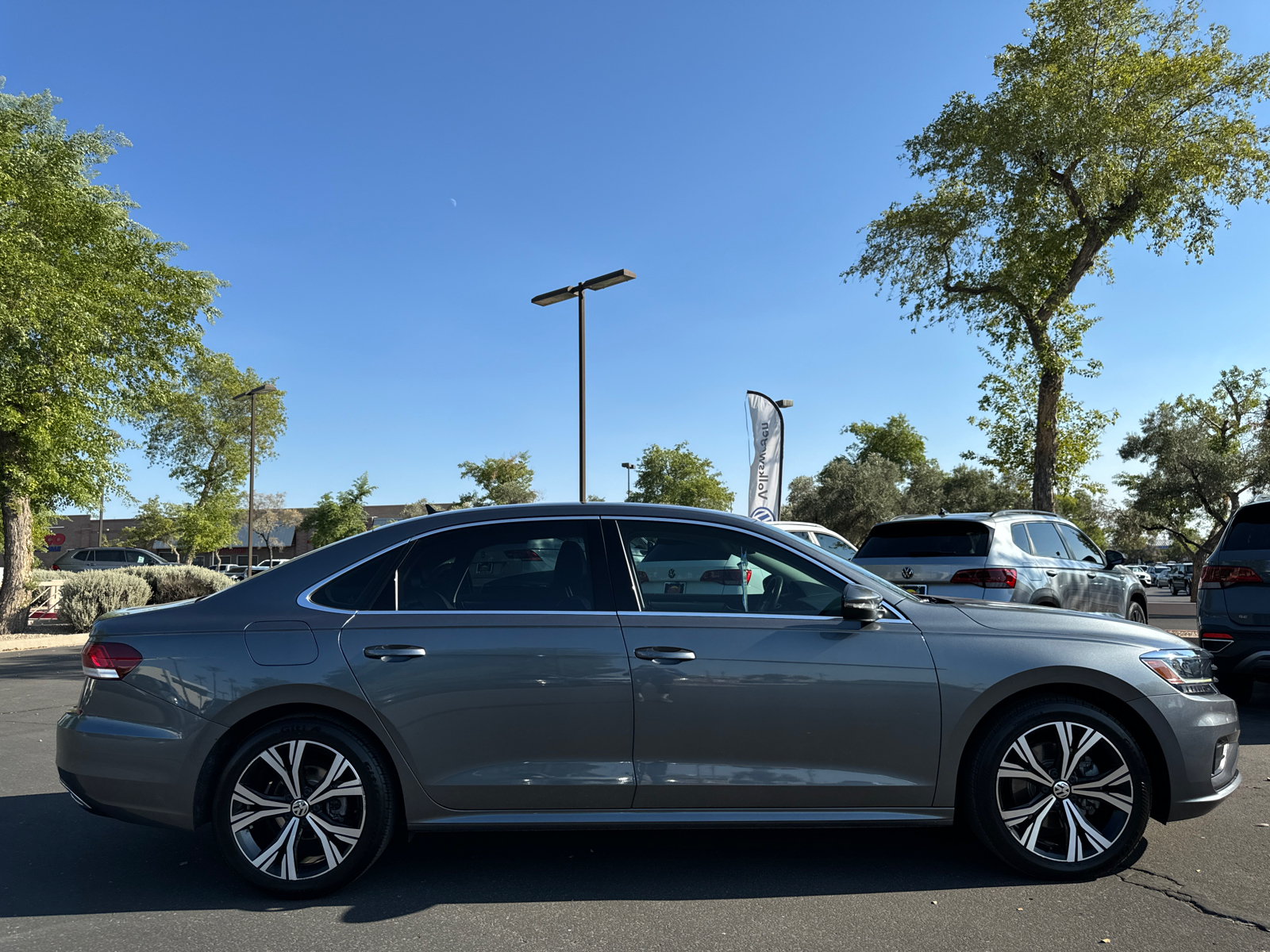 2022 Volkswagen Passat 2.0T SE 4