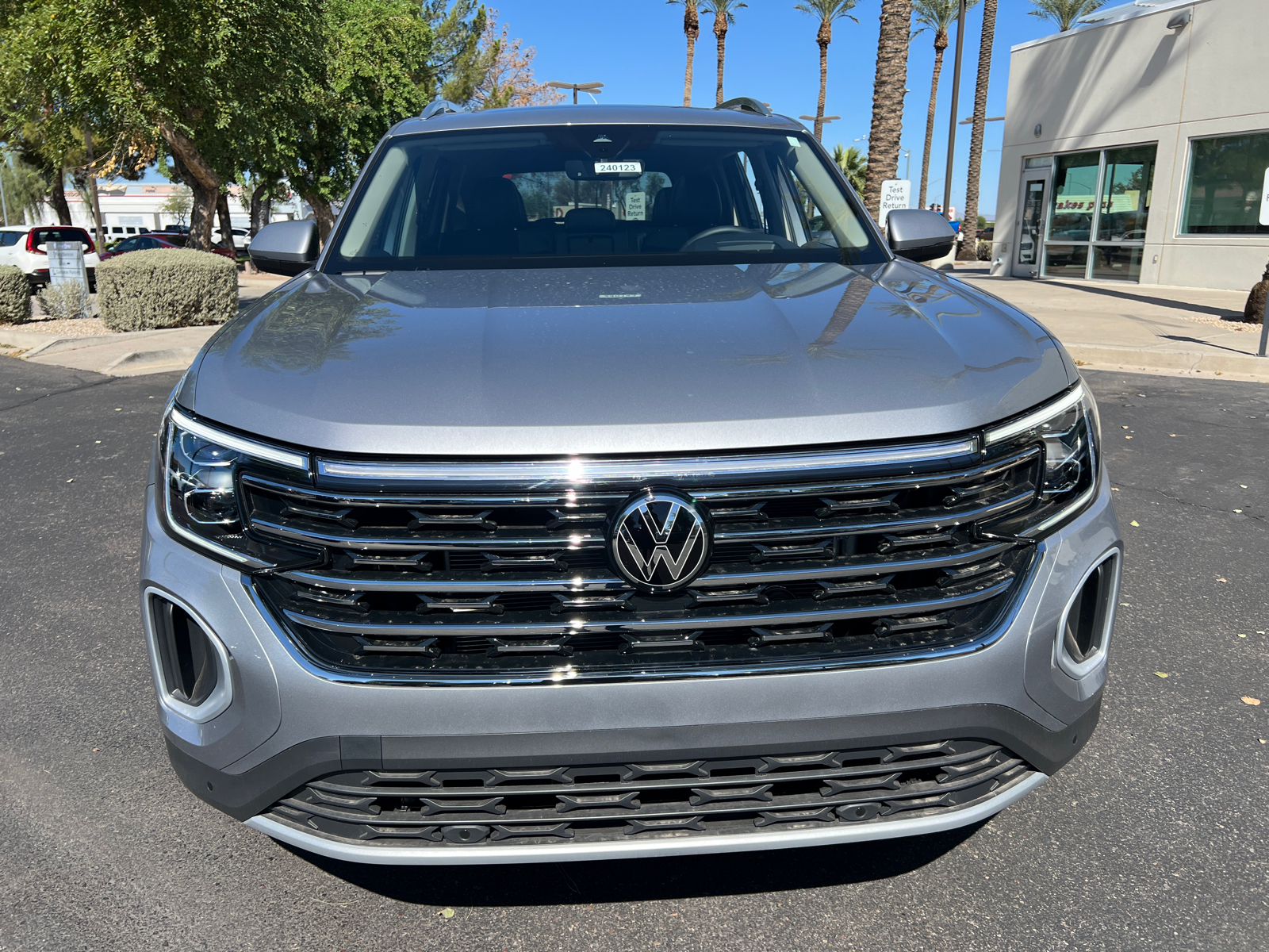 2024 Volkswagen Atlas 2.0T SEL 3