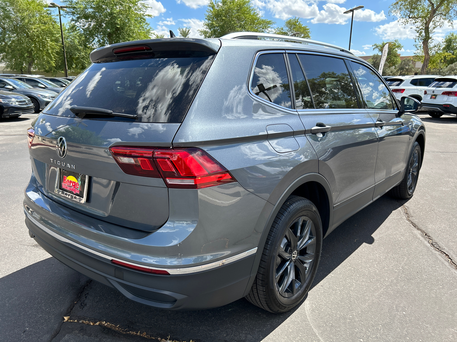 2024 Volkswagen Tiguan 2.0T SE 26