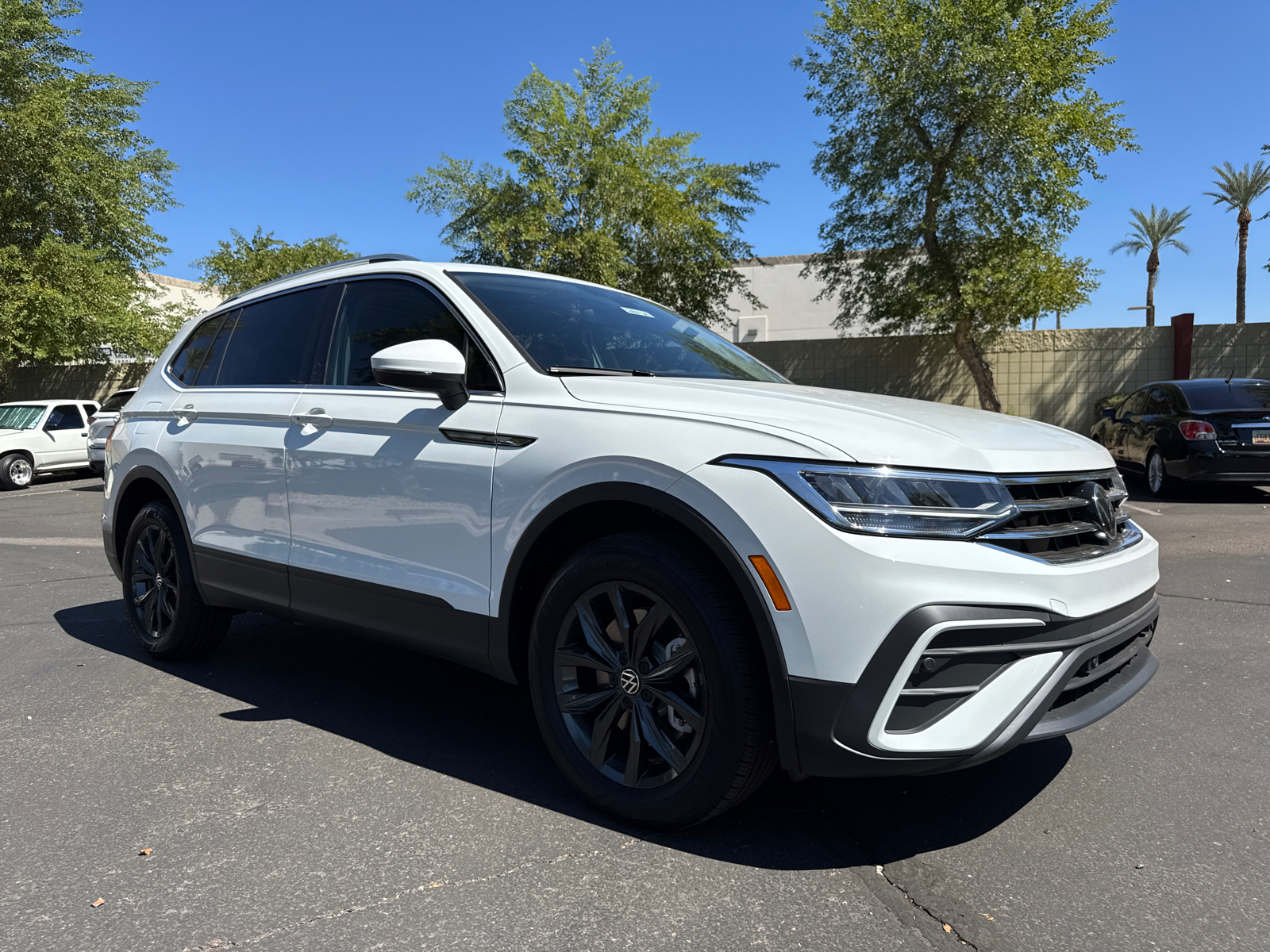 2024 Volkswagen Tiguan 2.0T SE 2