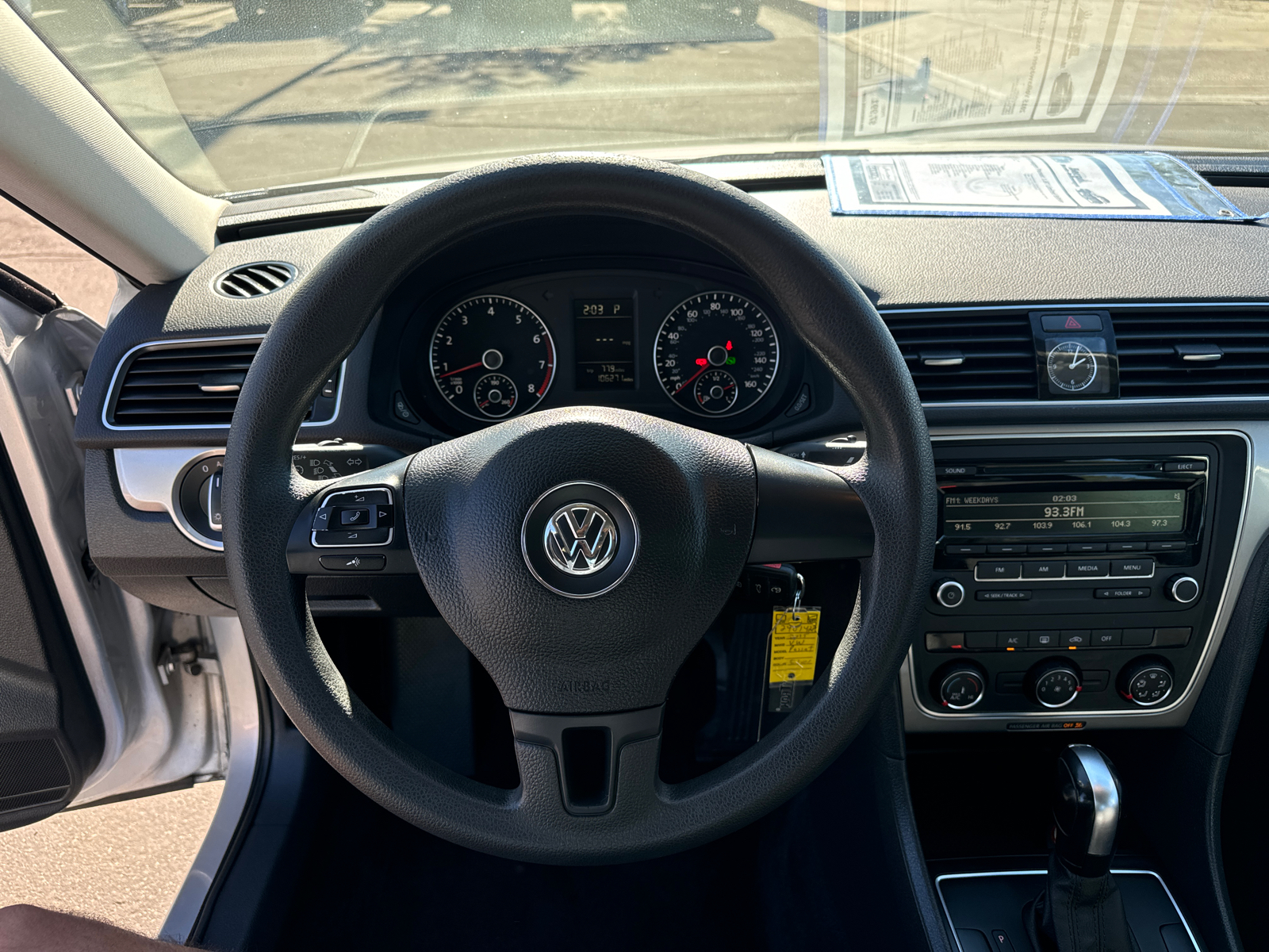 2015 Volkswagen Passat 1.8T Limited Edition 9