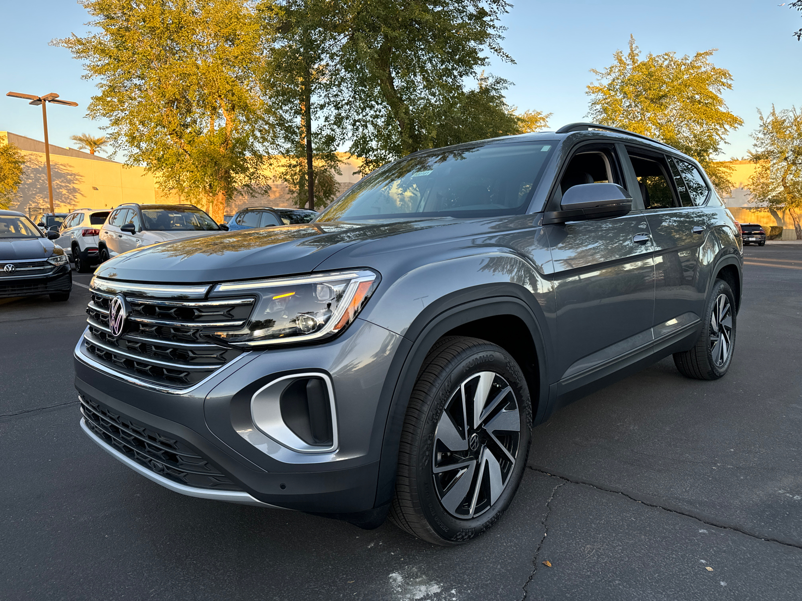 2024 Volkswagen Atlas 2.0T SE w/Technology 4