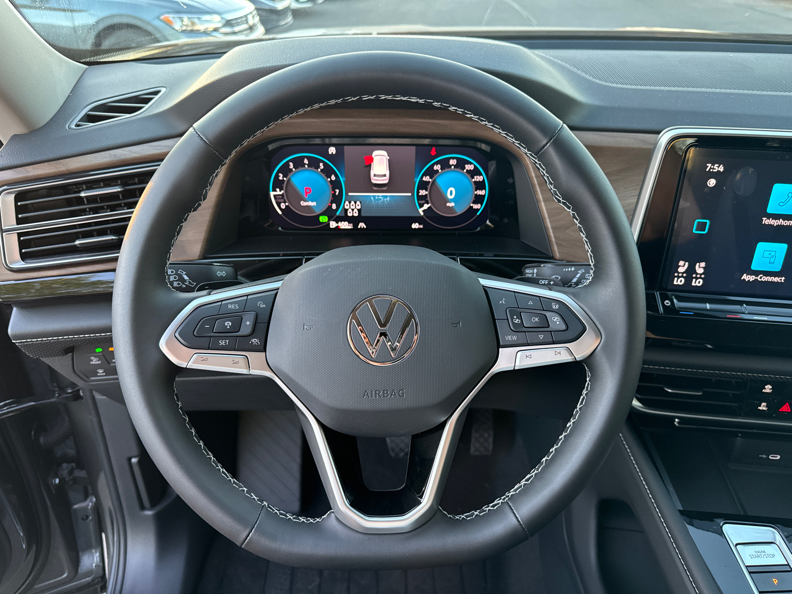 2024 Volkswagen Atlas 2.0T SE w/Technology 10