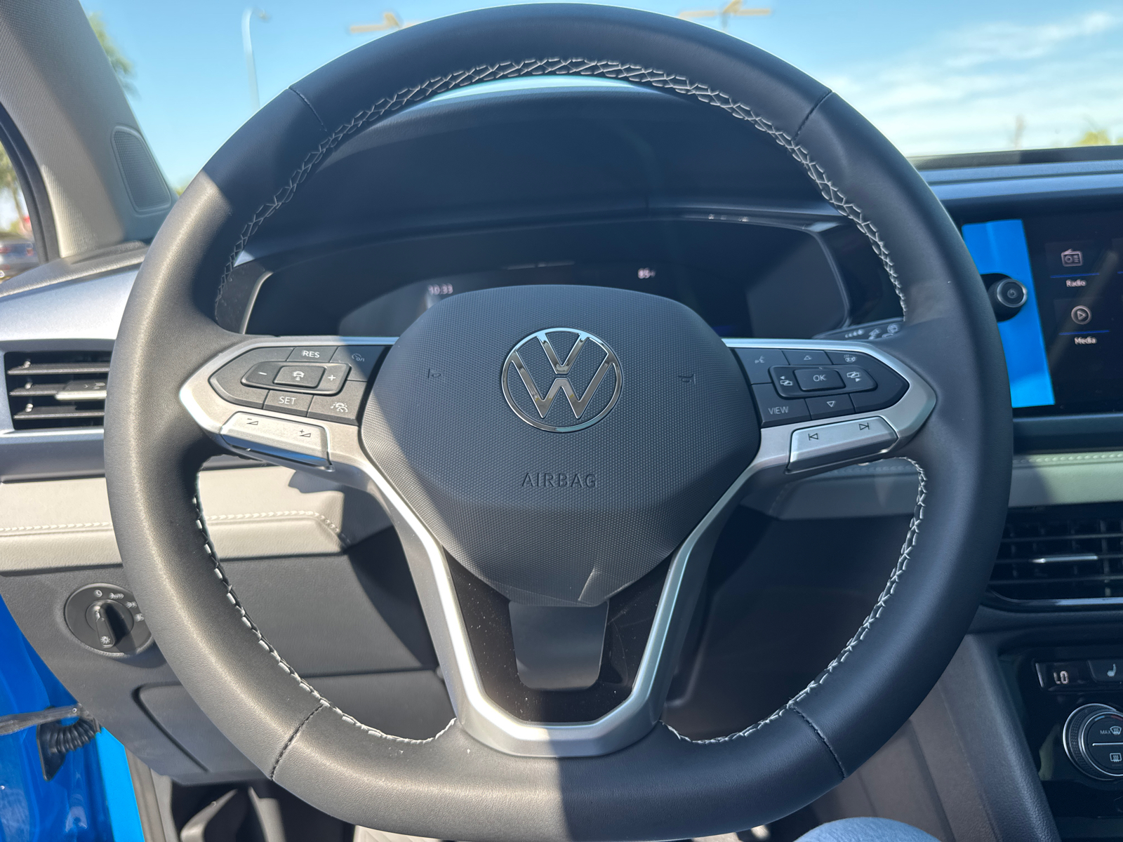 2024 Volkswagen Taos 1.5T SE 9